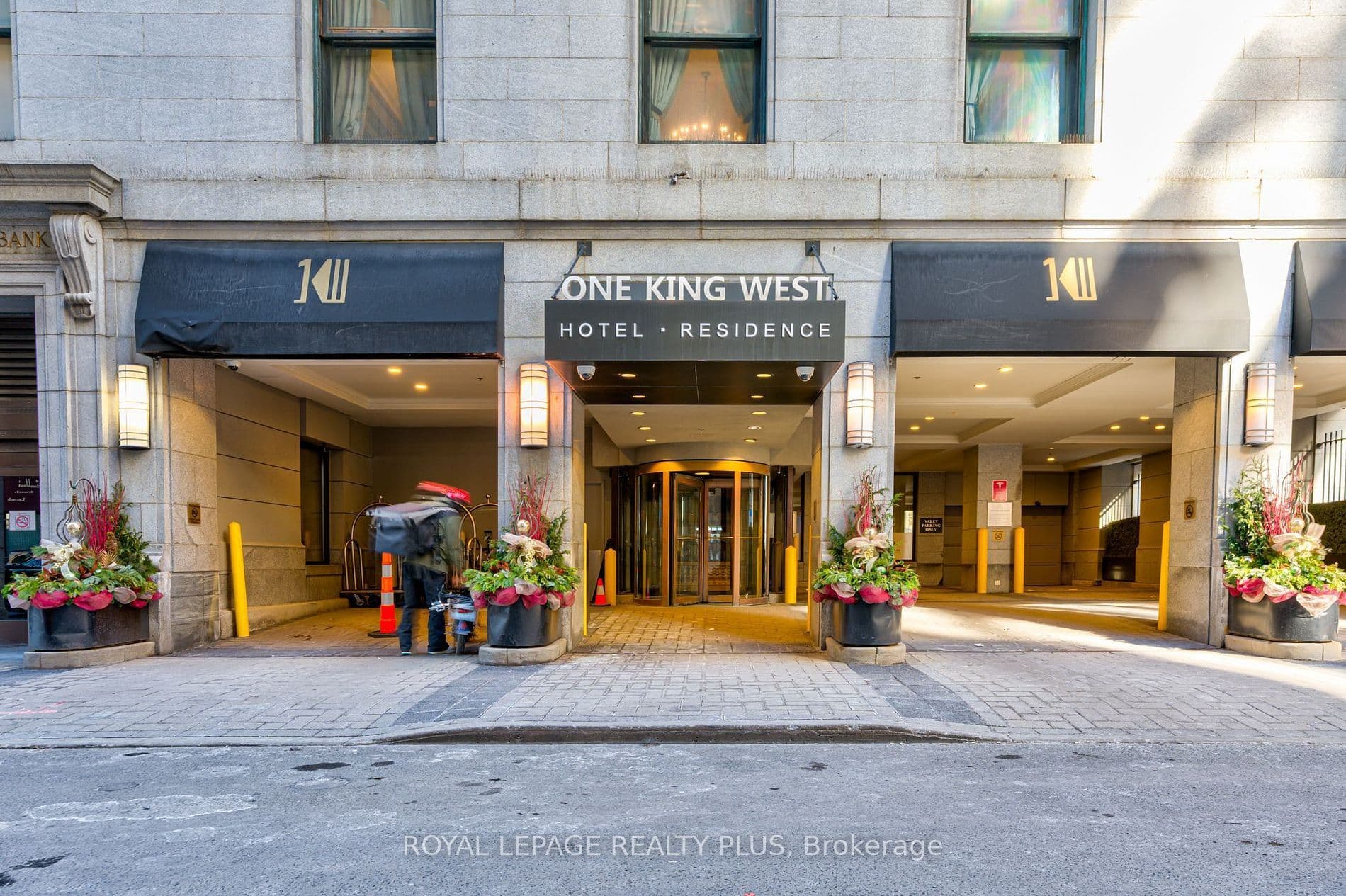 1 King Street W 1706, Toronto C01, ON M5H 1A1
