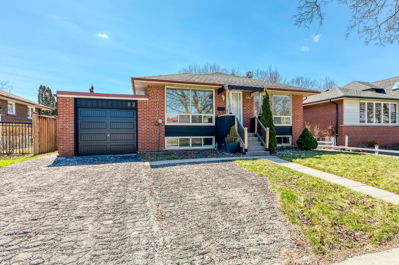 82 Celestine Drive, Toronto W09, ON M9R 3N4