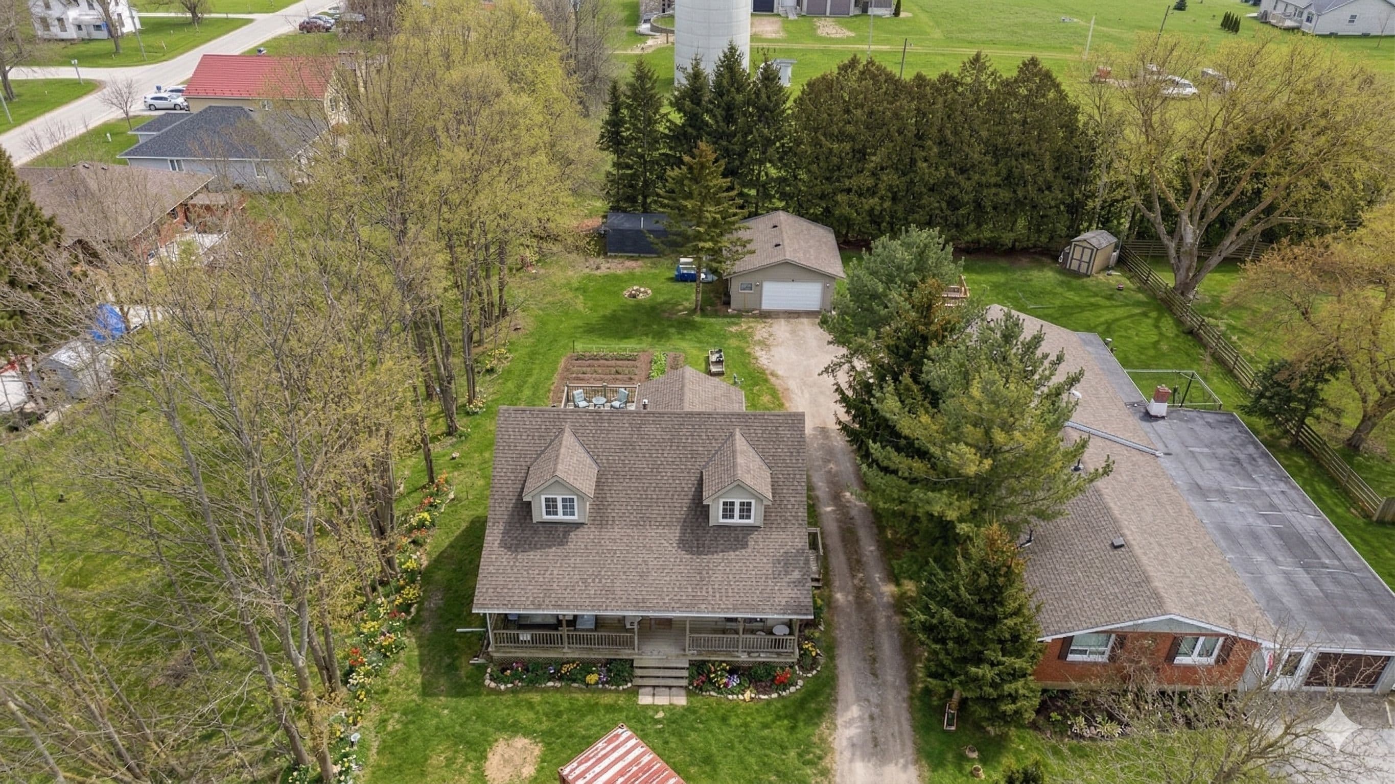 25 JOHN Street W, Minto, ON N0G 1M0