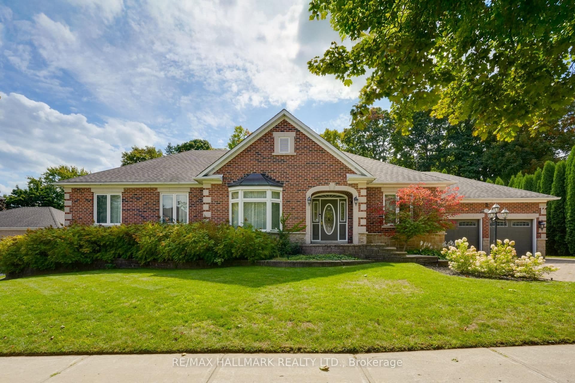 71 Willow Farm Lane, Aurora, ON L4G 6K2