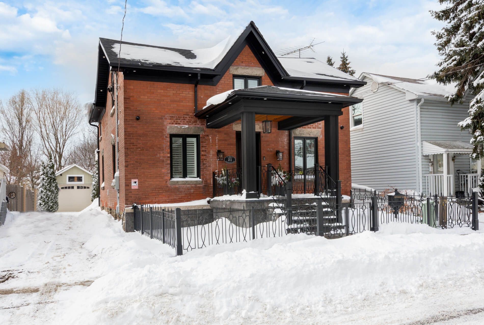 21 Elizabeth Street N, Brampton, ON L6X 1S1