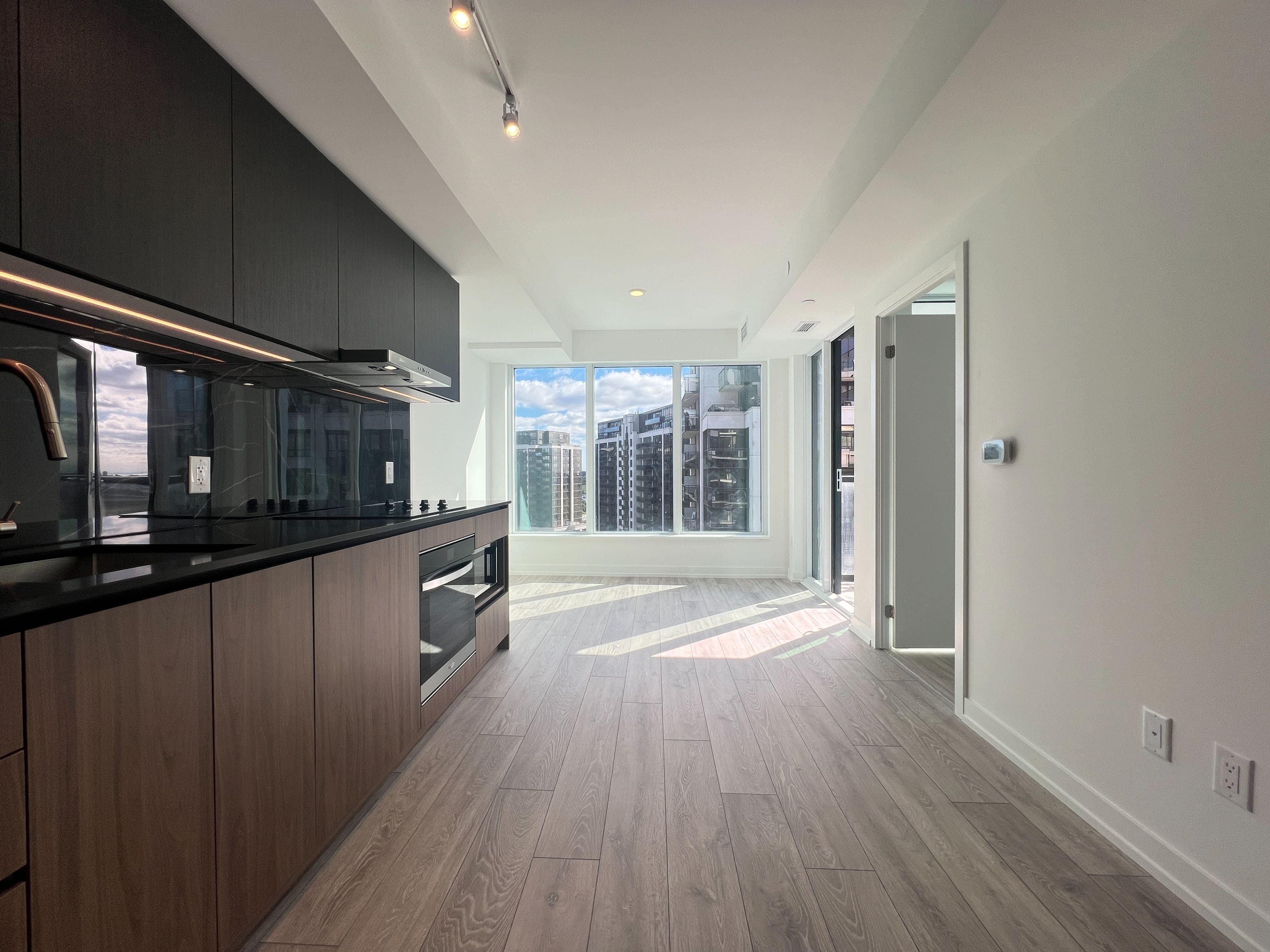 1100 Sheppard Avenue W 1209, Toronto W05, ON M3K 0E4
