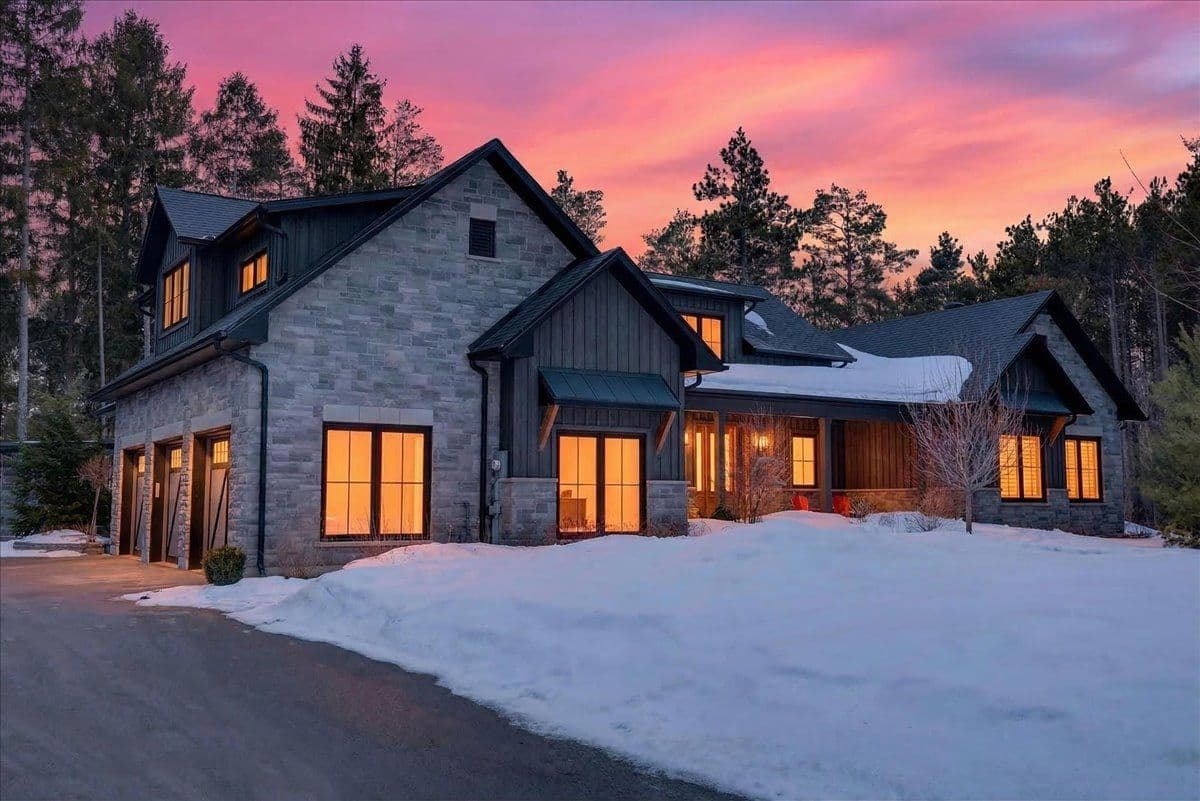 65 Ghibb Avenue, Springwater, ON L9X 2A7