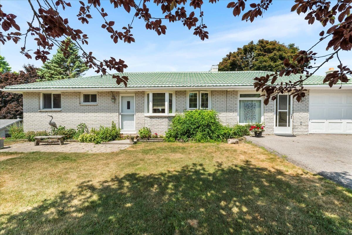 54 Cedar Lane, Prince Edward County, ON K0K 2T0