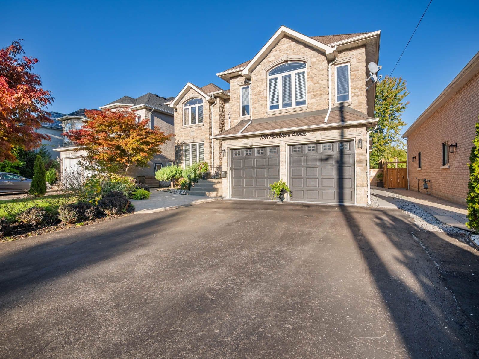 1789 Pine Grove Avenue, Pickering, ON L1V 1K7