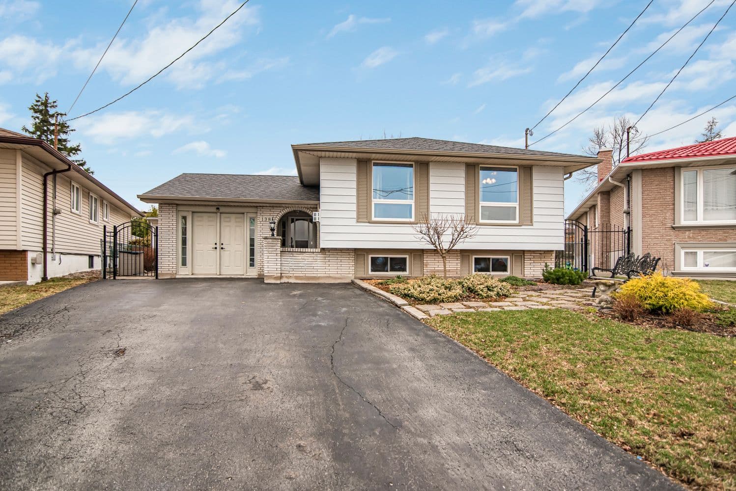138 Greeningdon Drive, Hamilton, ON L9A 3A9