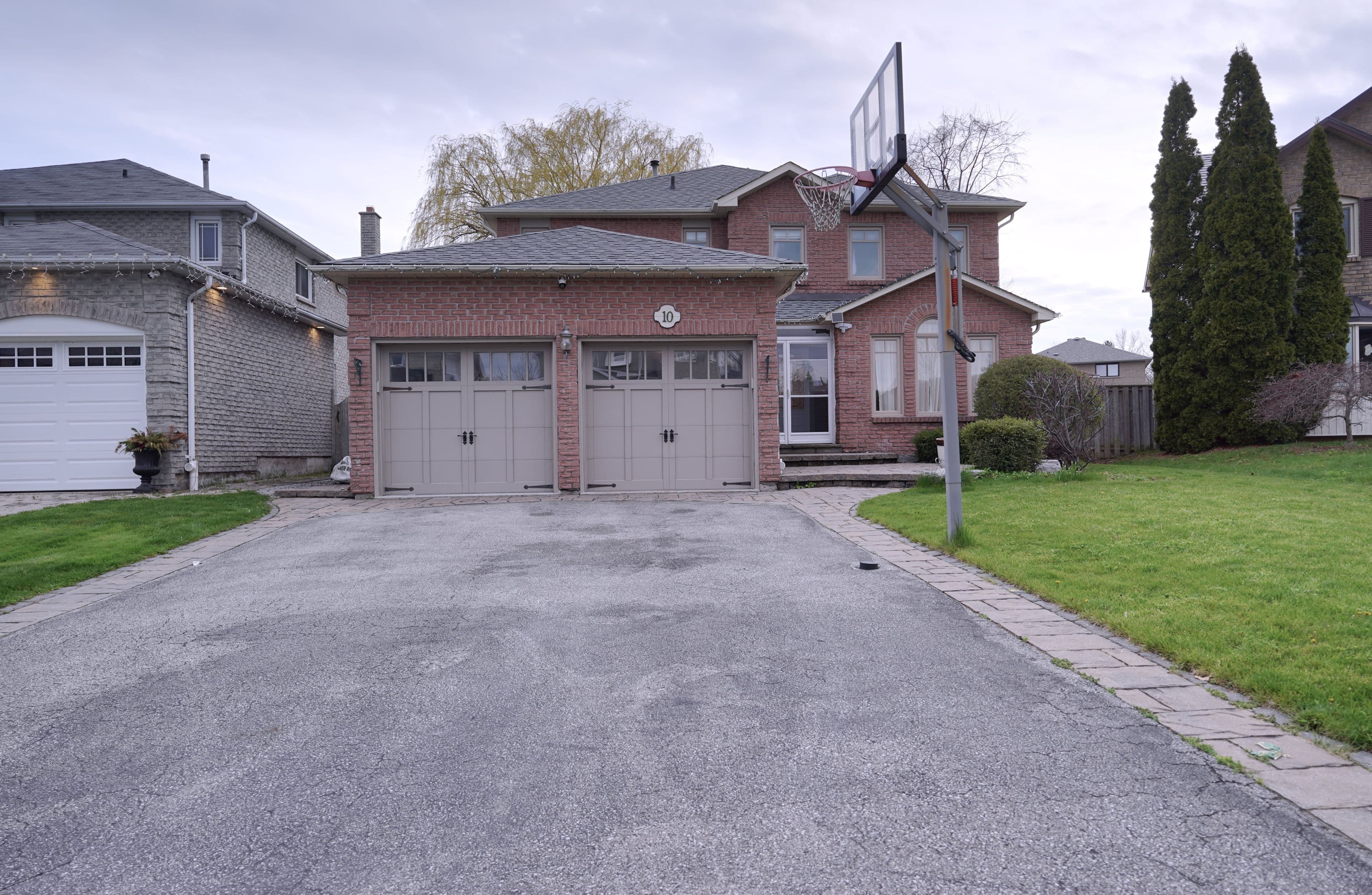 10 Lehman Crescent, Markham, ON L3P 5X1