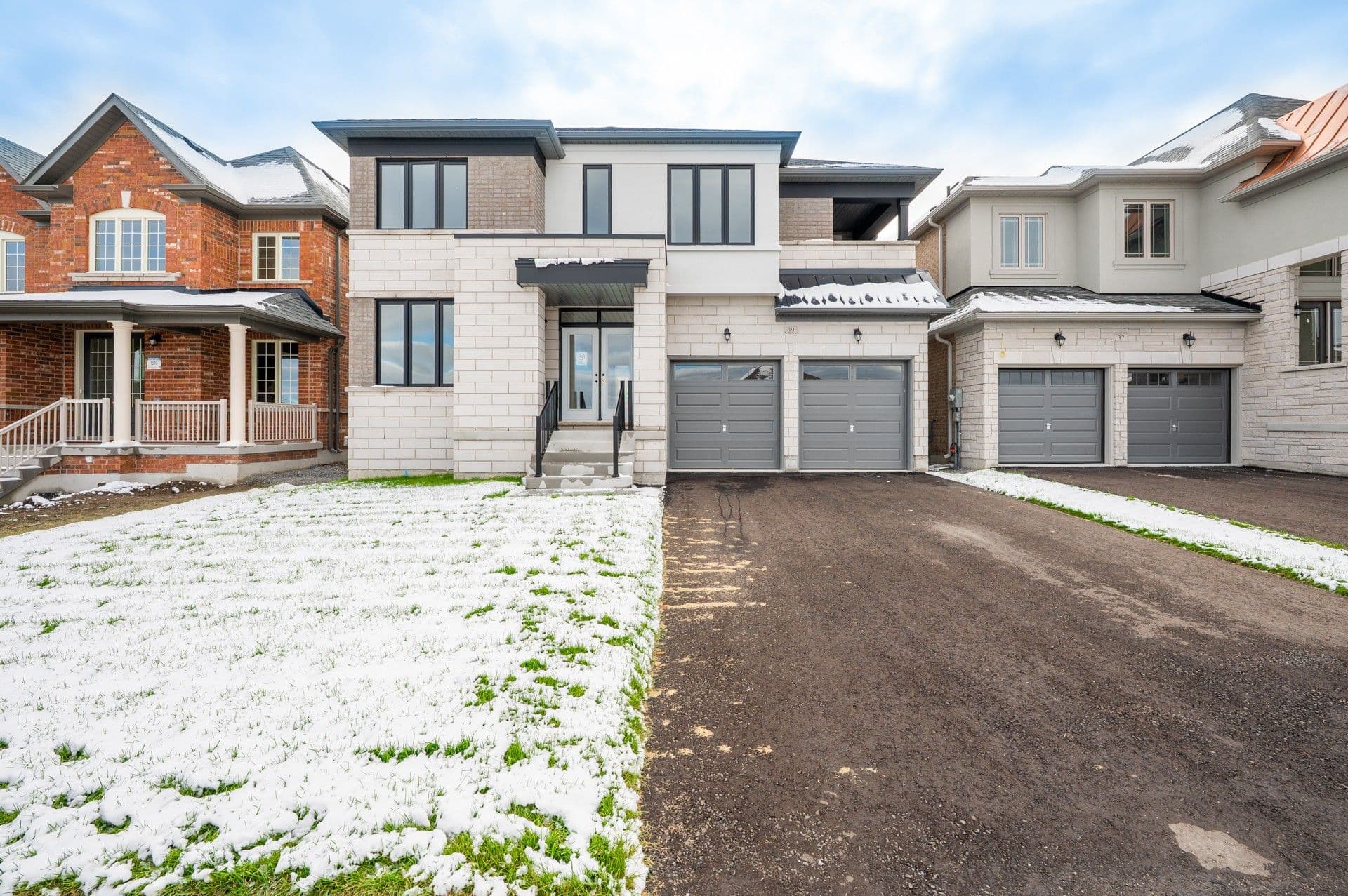 39 Father Muckle Avenue, Georgina, ON L4P 0S9