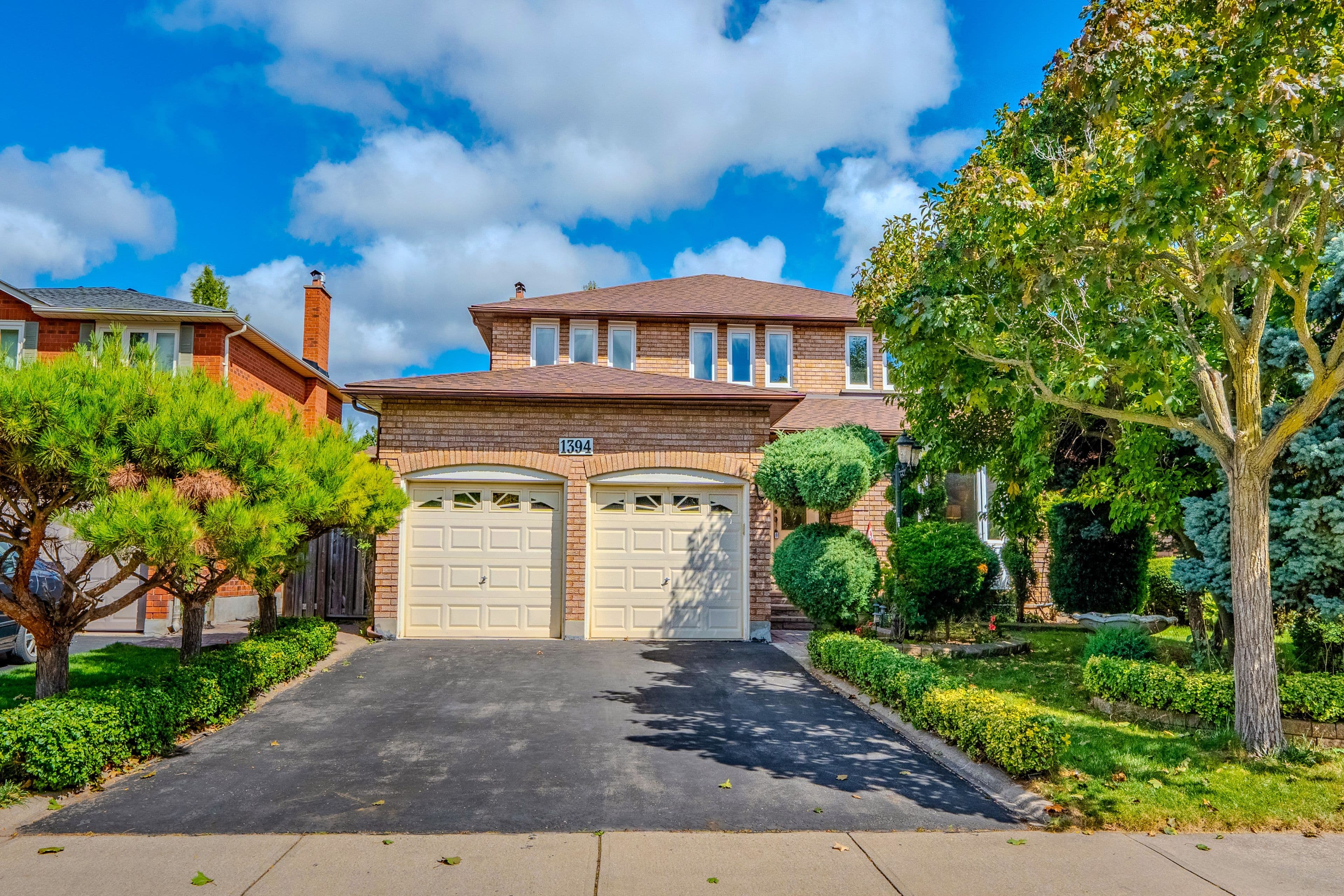 1394 Peartree Circle, Oakville, ON L6M 2J1