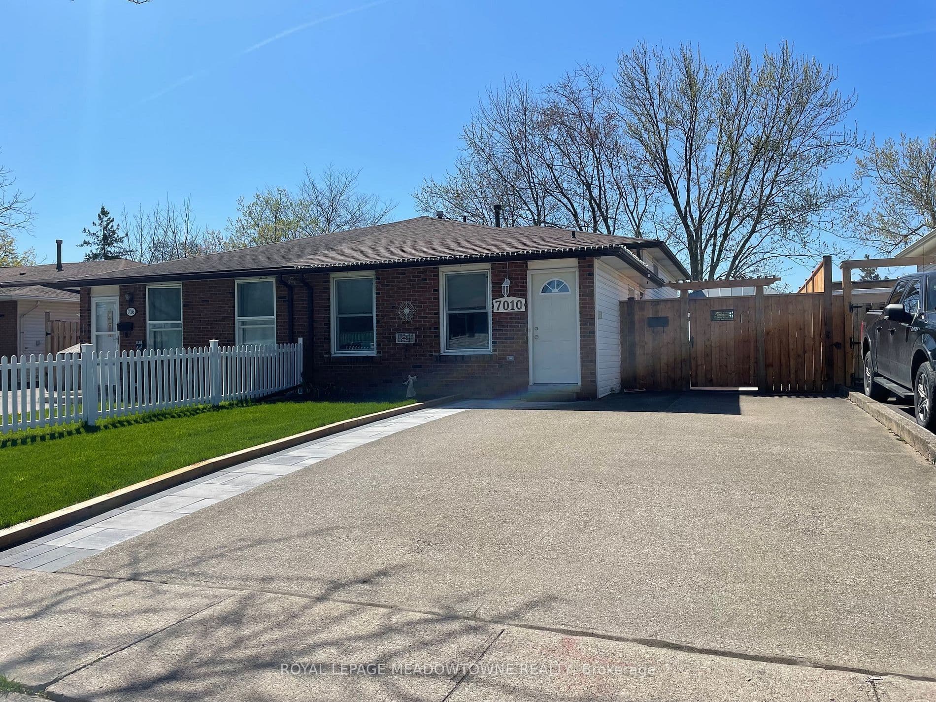 7010 Bonnie Street, Niagara Falls, ON L2G 7L1