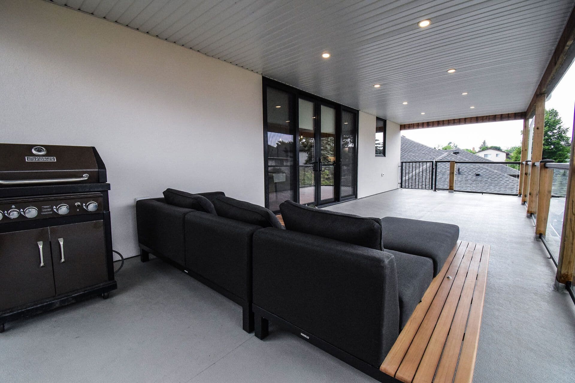 82 IVY Crescent, Thorold, ON L2V 0J9