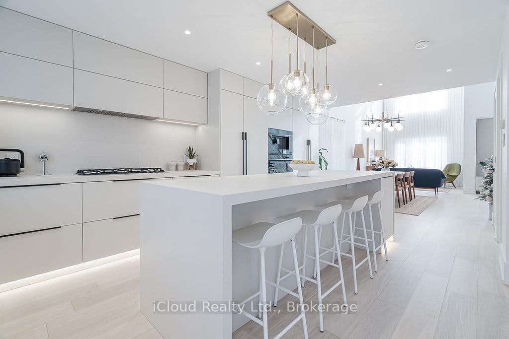 5389 Kindos Street, Burlington, ON L7L 7M6