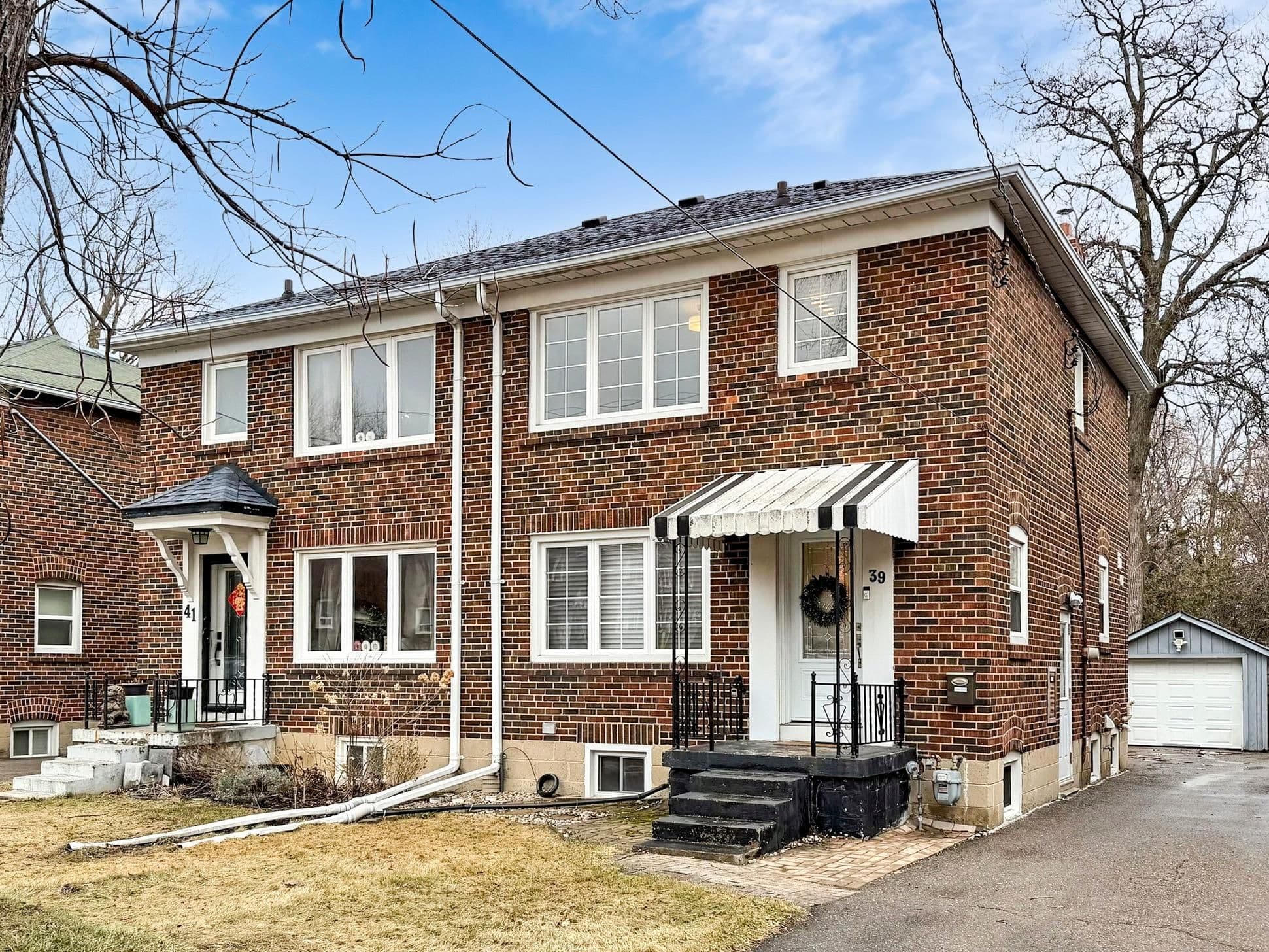 39 Brentcliffe Road, Toronto C11, ON M4G 3Y4
