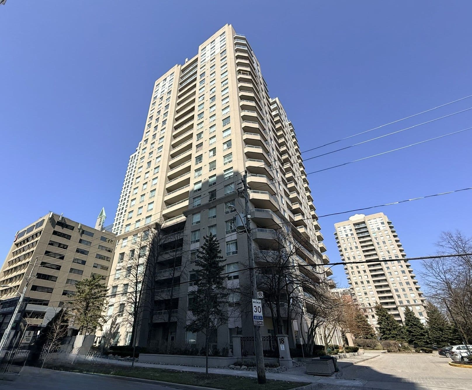 18 Hillcrest Avenue 2104, Toronto C14, ON M2N 6T5