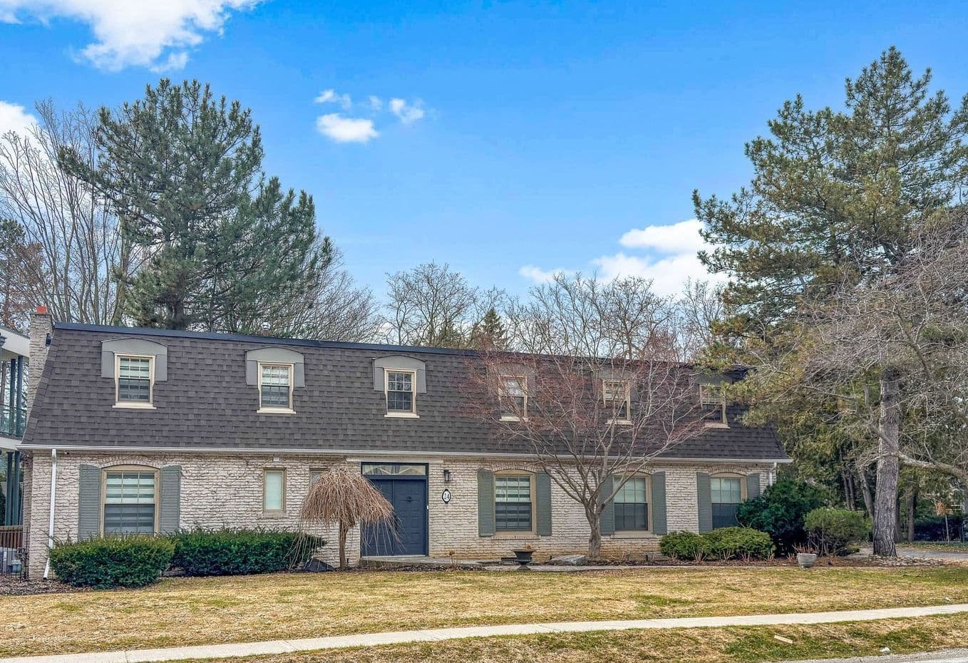 24 Laureleaf Road, Markham, ON L3T 2X5