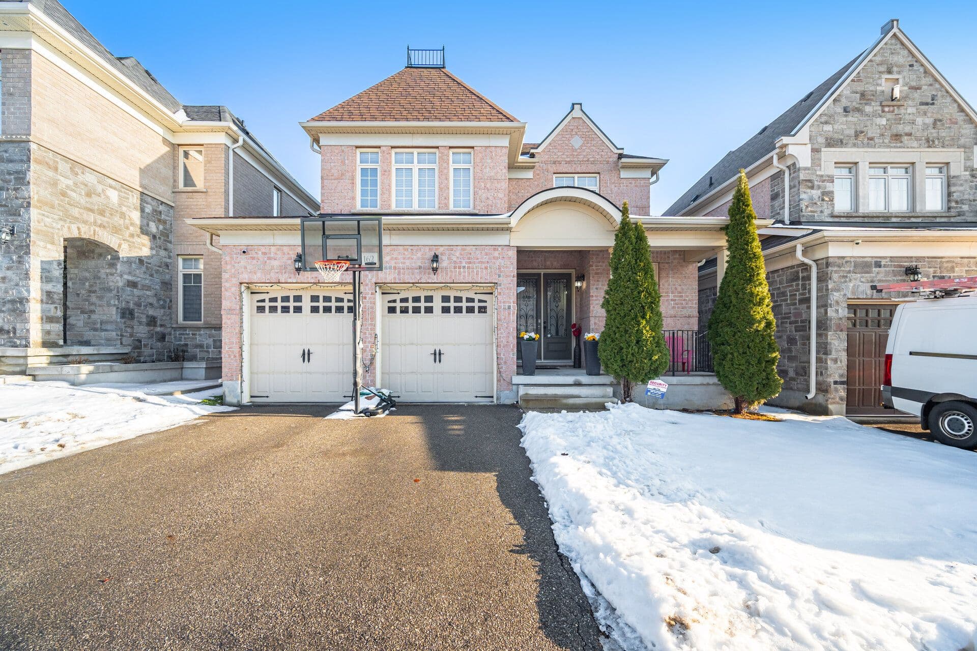 162 Coastline Drive, Brampton, ON L6Y 0S2