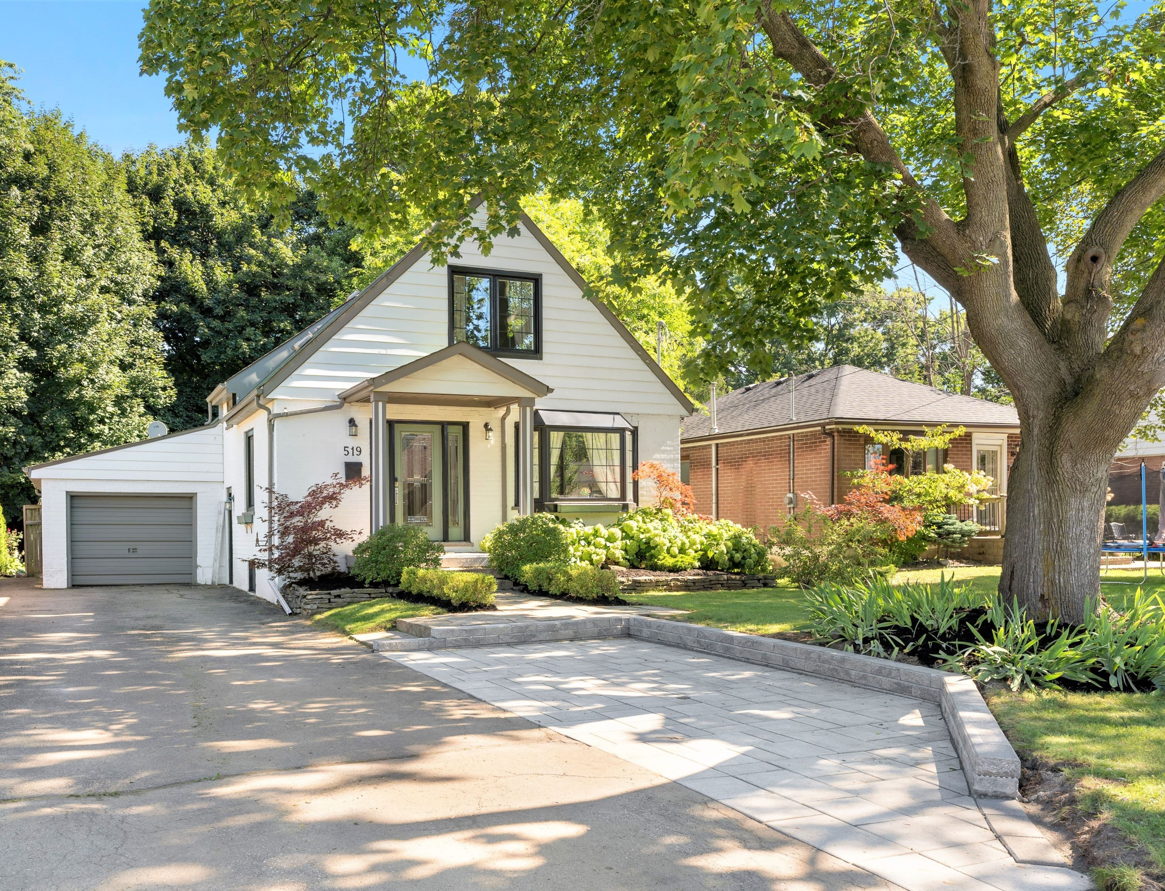 519 Regina Drive, Burlington, ON L7S 1L7