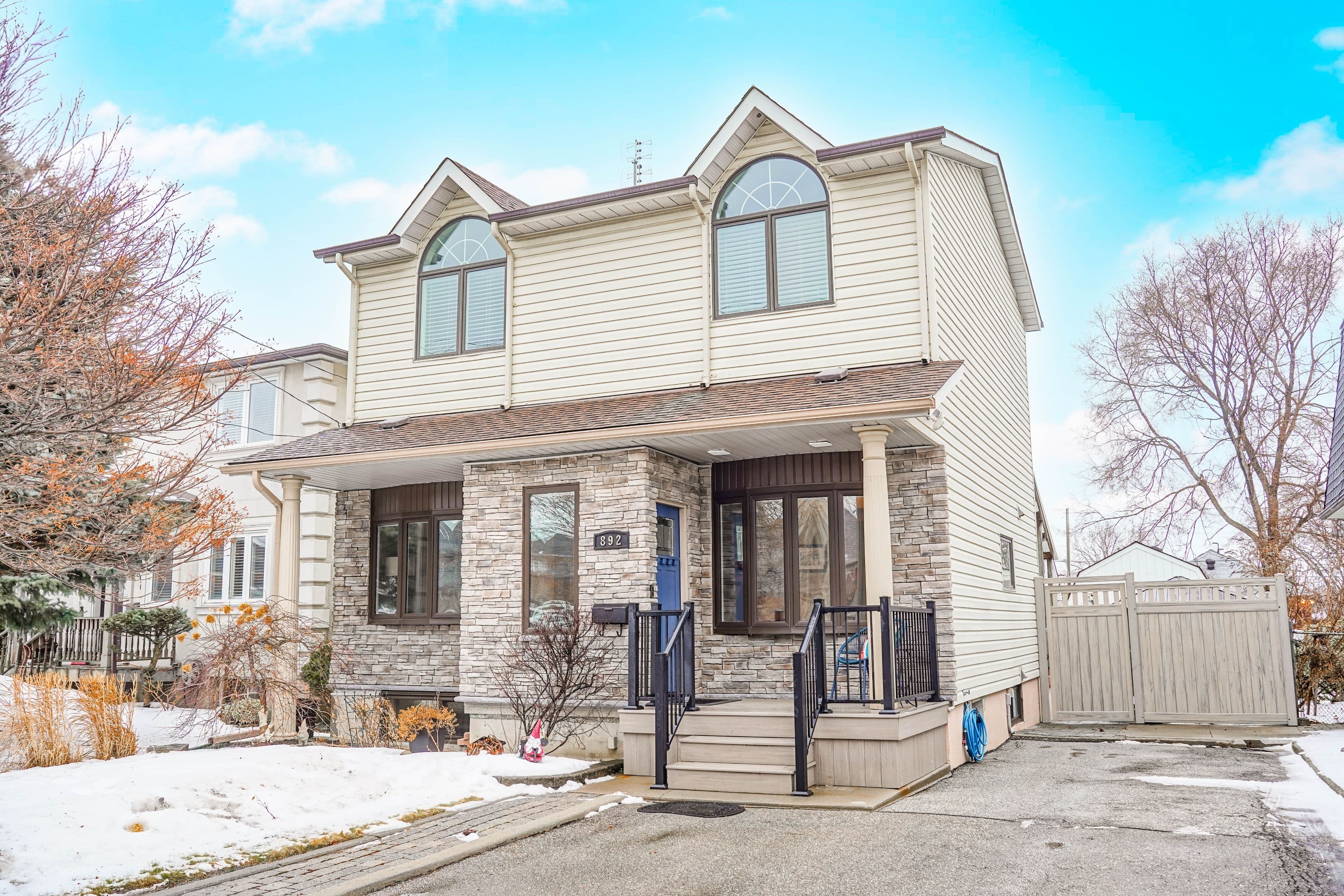 892 Sixth Street, Mississauga, ON L5E 1N6