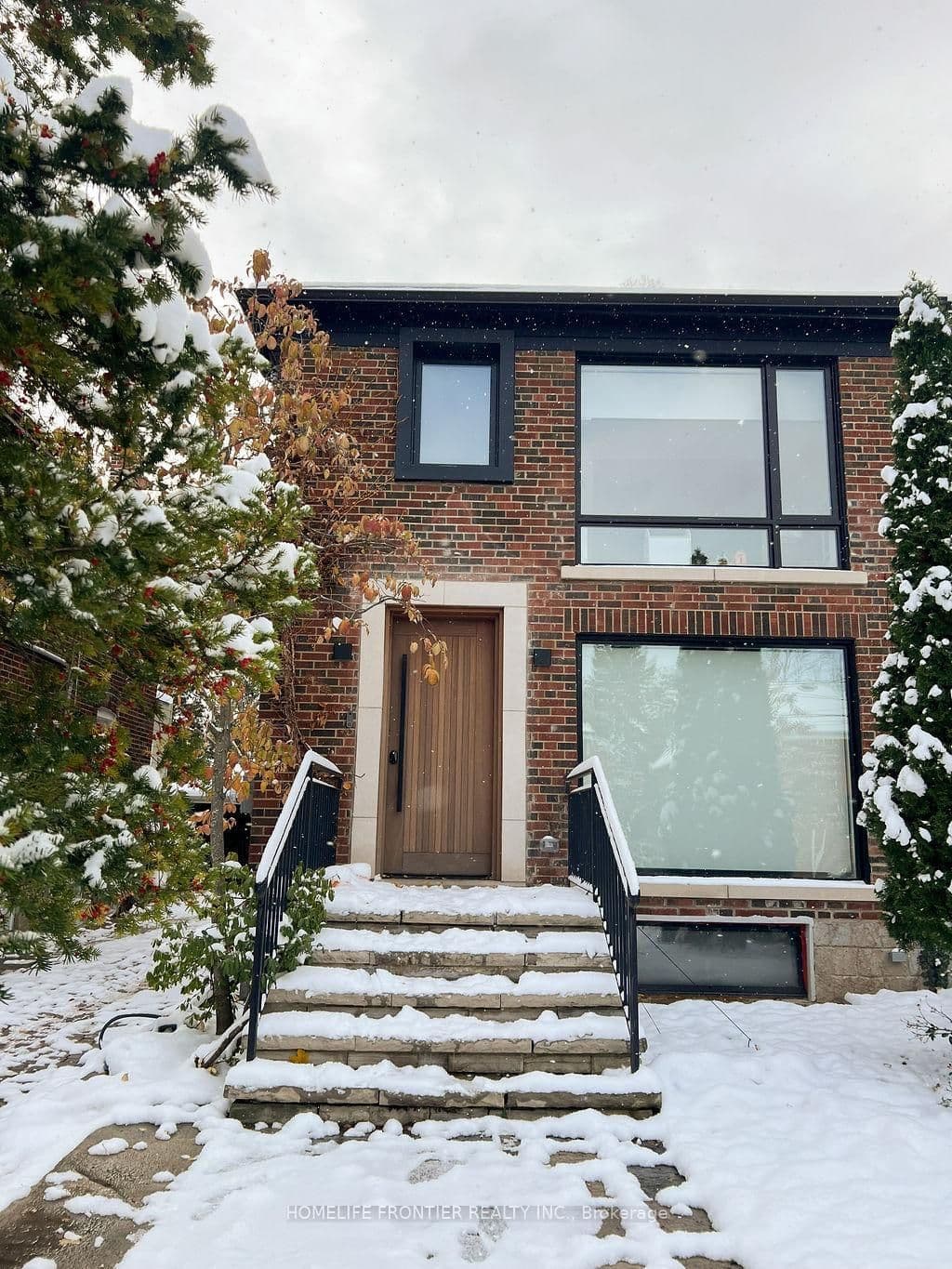 127 Glenvale Boulevard, Toronto C11, ON M4G 2W1