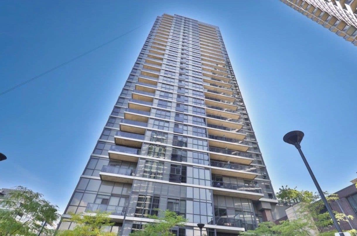 9 Valhalla Inn Road 1608, Toronto W08, ON M9B 0B2