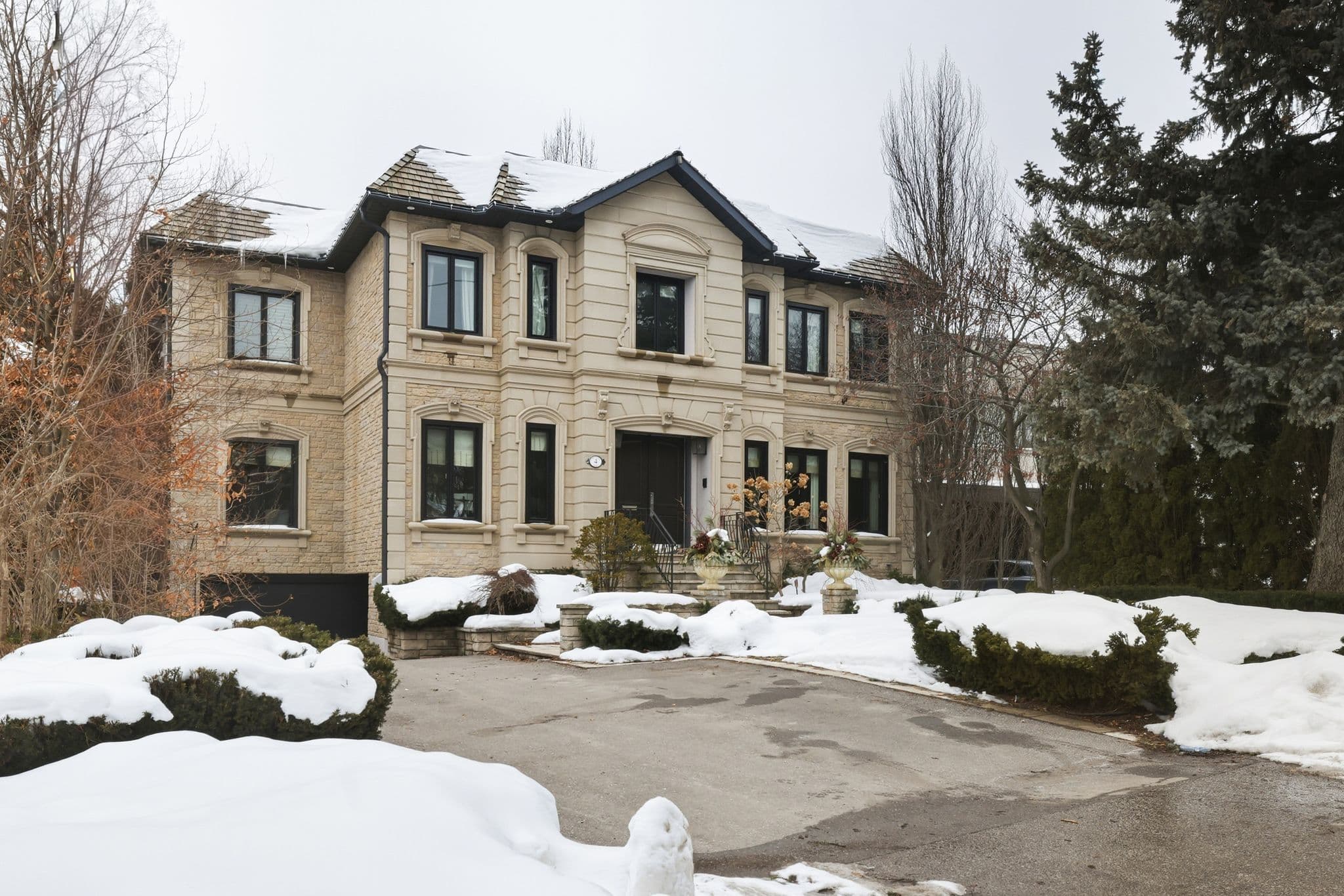 4 Ridgefield Road, Toronto C12, ON M4N 3H8