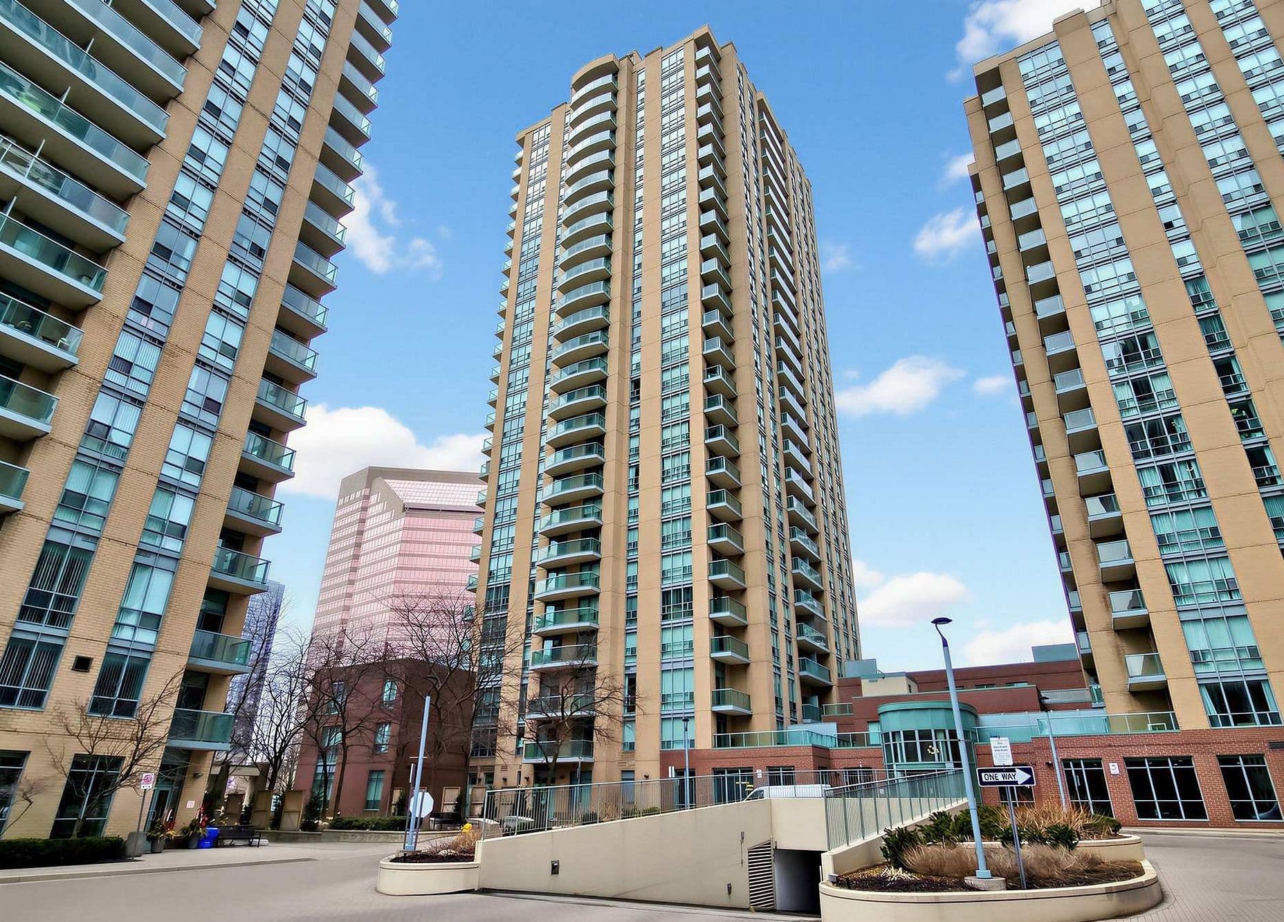 22 Olive Avenue 1506, Toronto C14, ON M2N 7G6