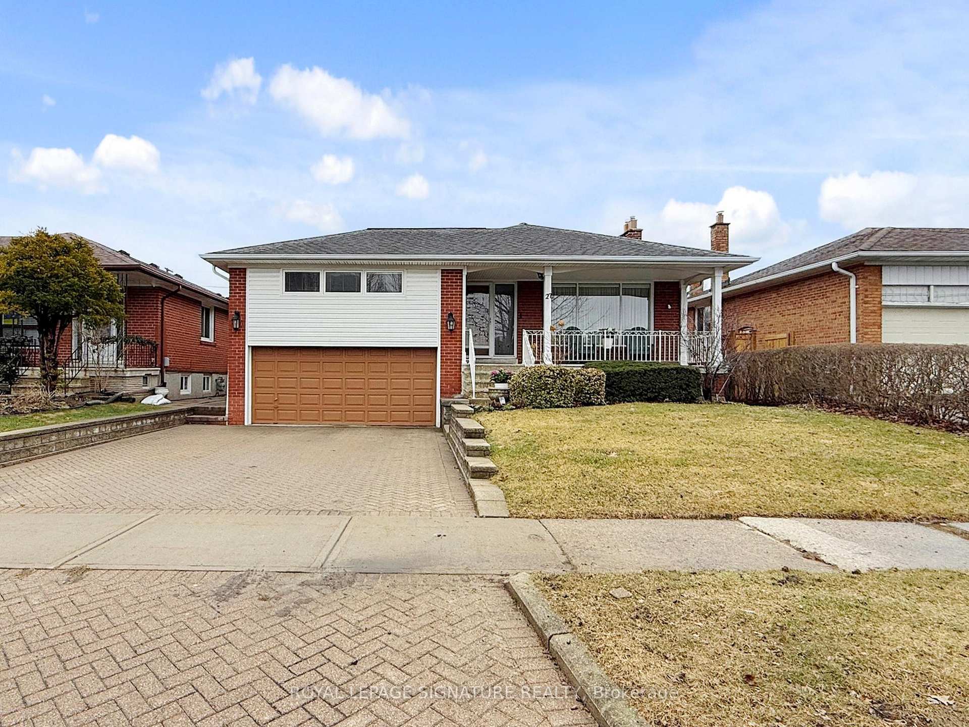 27 Knowland Drive, Toronto W08, ON M9A 4L7