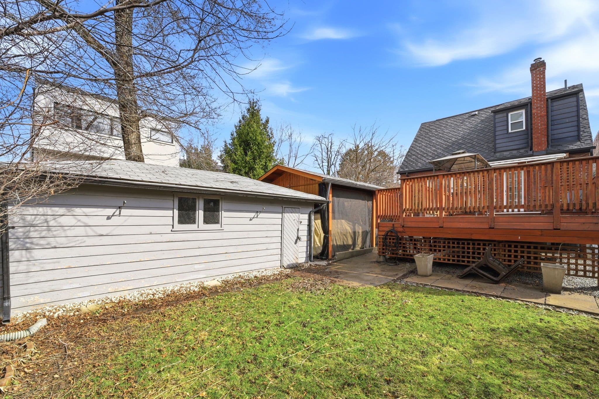 24 Glenburn Avenue Upper, Toronto E03, ON M4B 2X2