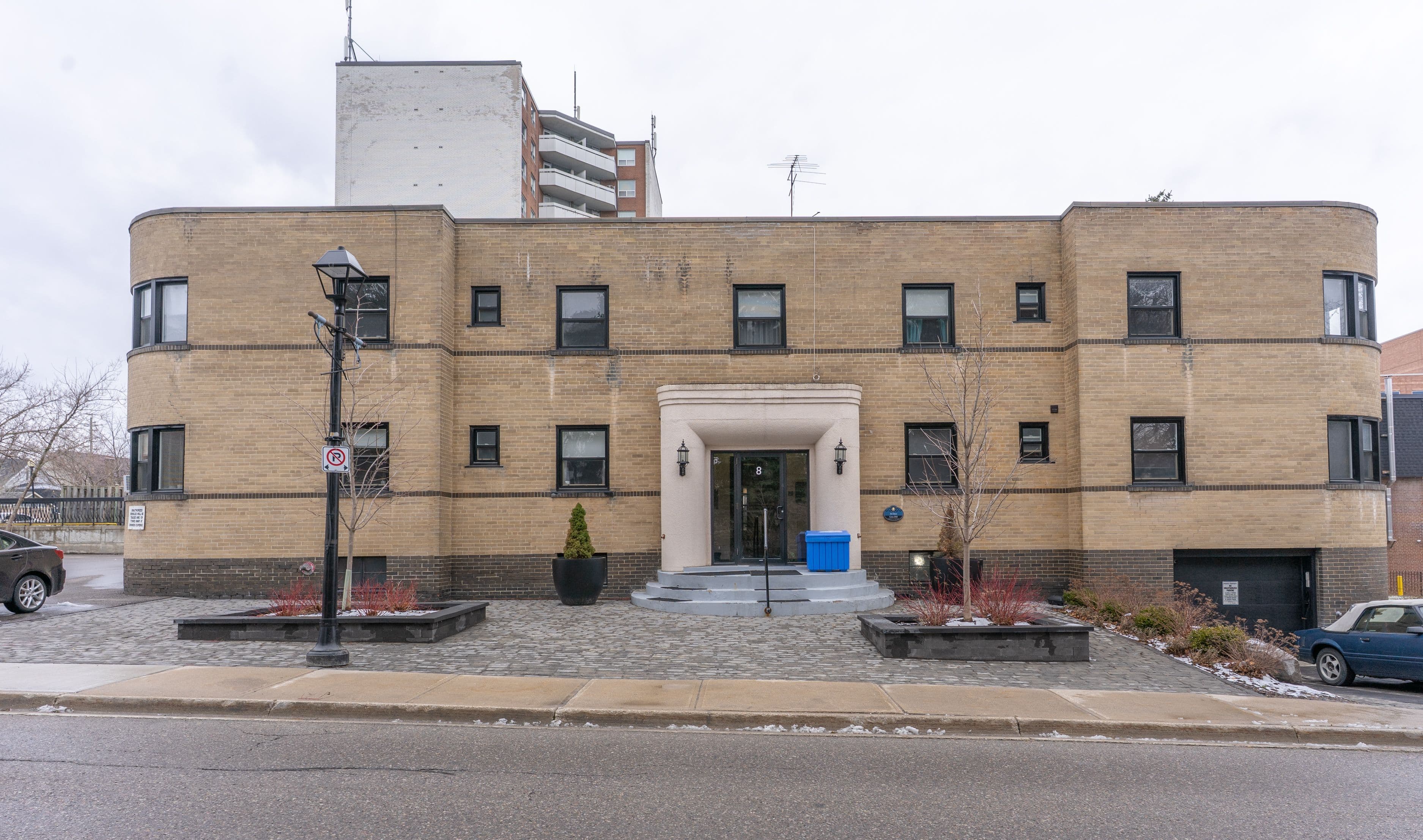 8 Wellington Street W 4, Brampton, ON L6Y 1K4