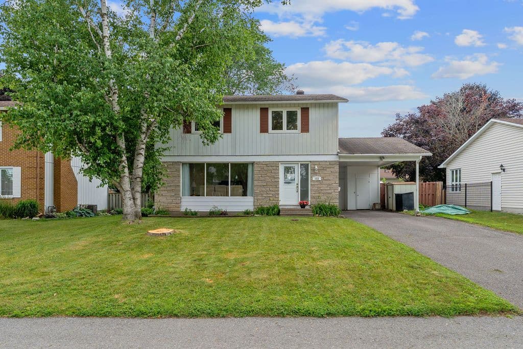 123 Abbeyhill Drive, Kanata, ON K2L 1H4