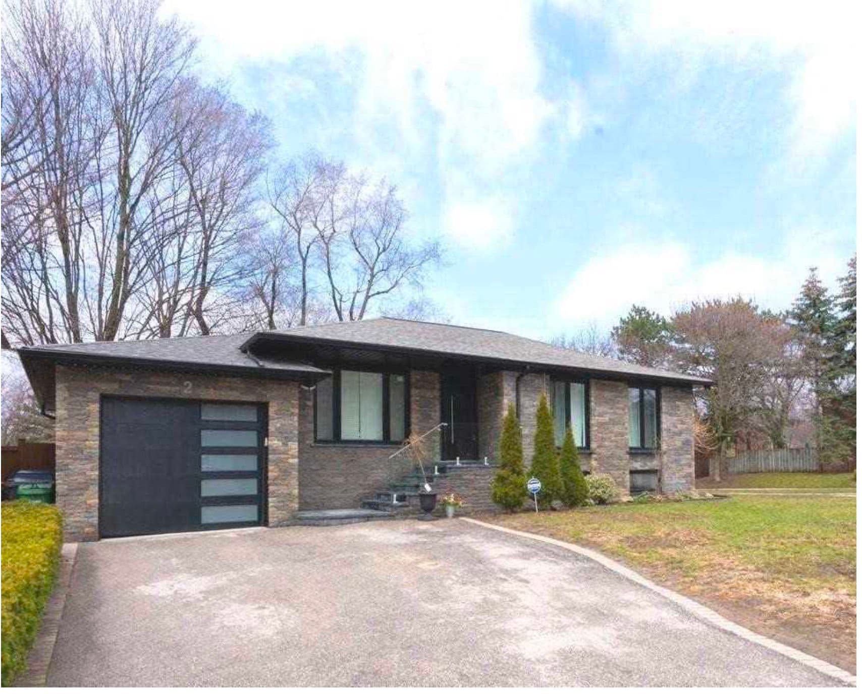 2 Groveland Crescent, Toronto C13, ON M3A 3C5