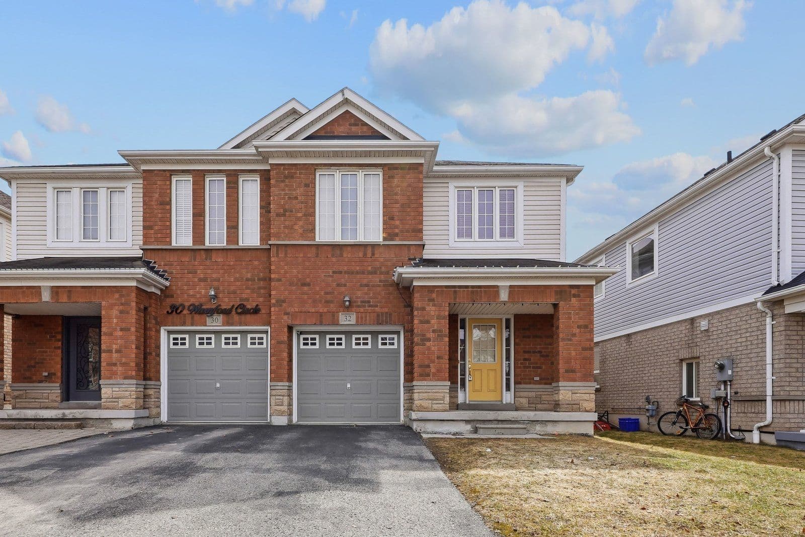 32 Warnford Circle, Ajax, ON L1T 0J6