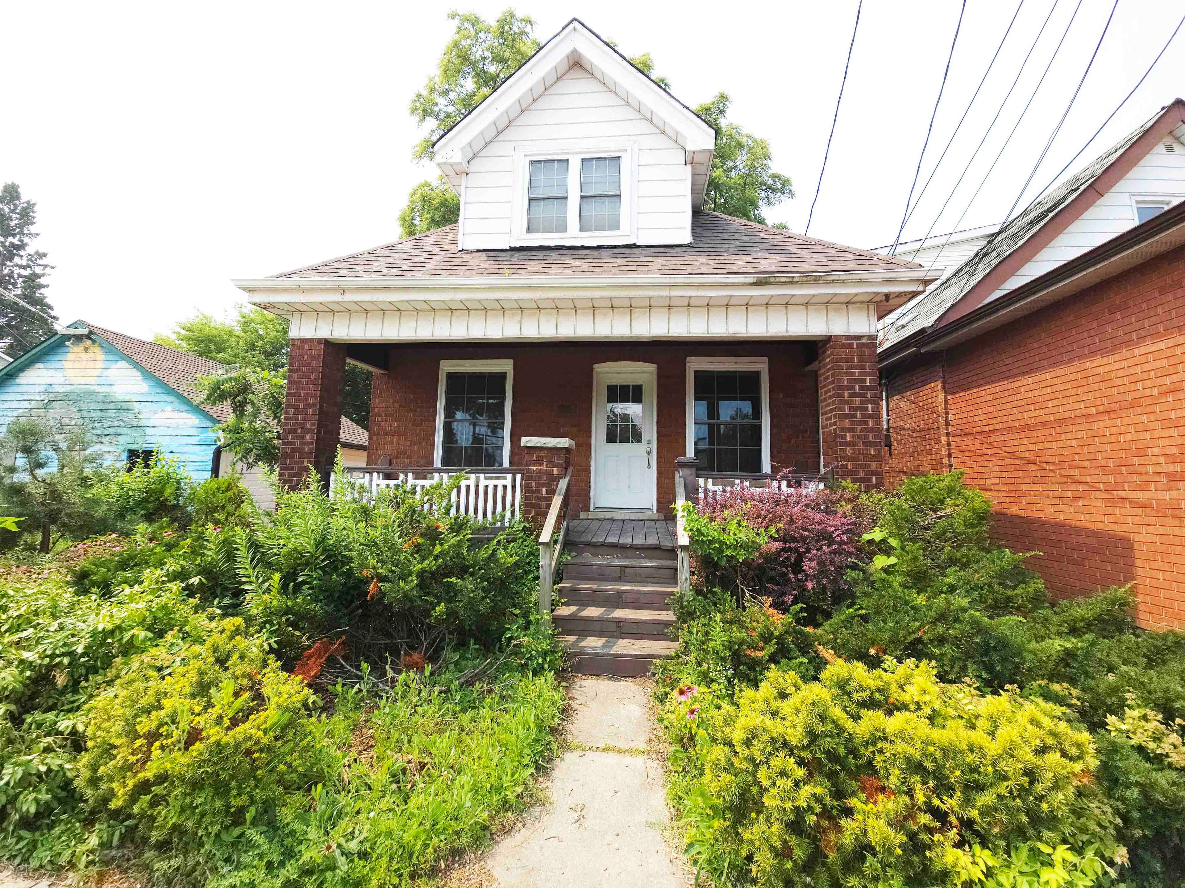1504 King Street E, Hamilton, ON L8K 1S8