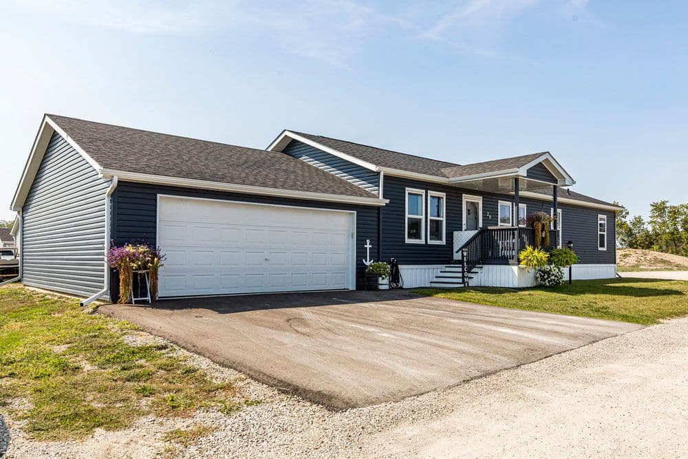 29 Hickory Hollow, Haldimand, ON N0A 1L0