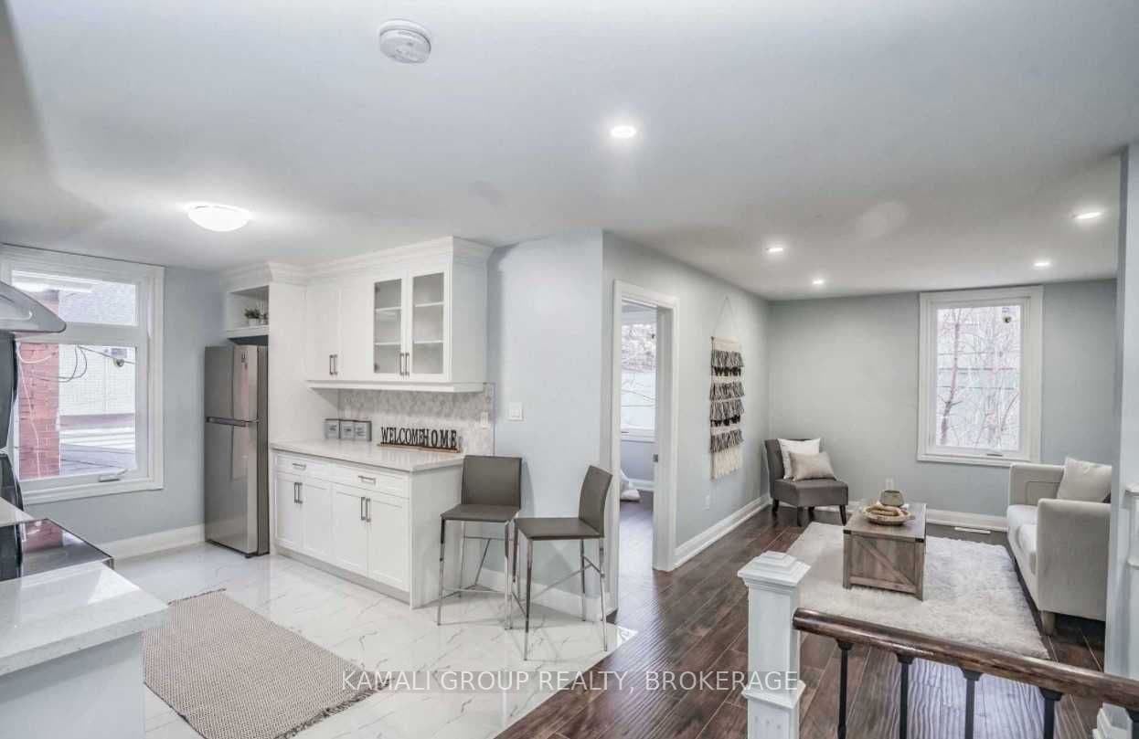 449 Kenilworth Avenue N Unit 2, Hamilton, ON L8H 4T5