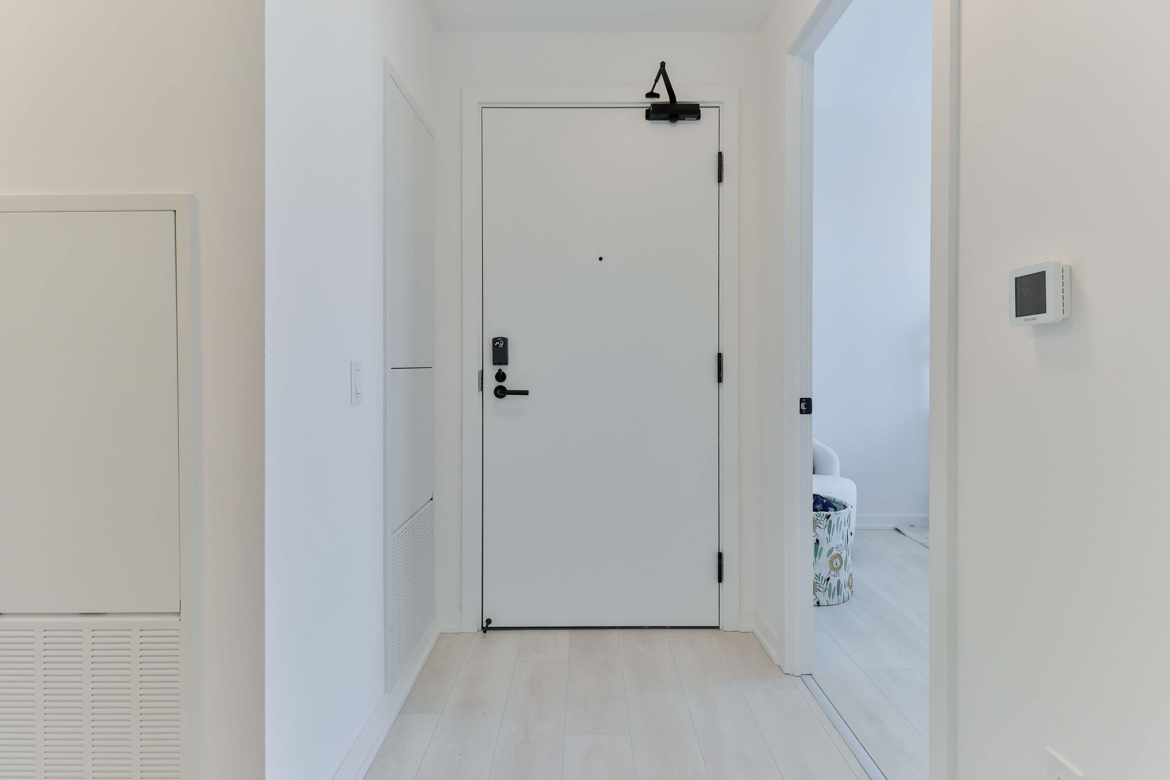 1285 Dupont Street N 2402, Toronto W02, ON M6H 0E3