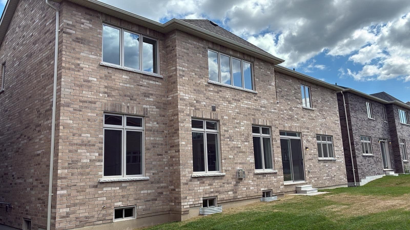 26 Twinleaf Crescent, Adjala-Tosorontio, ON L0G 1W0