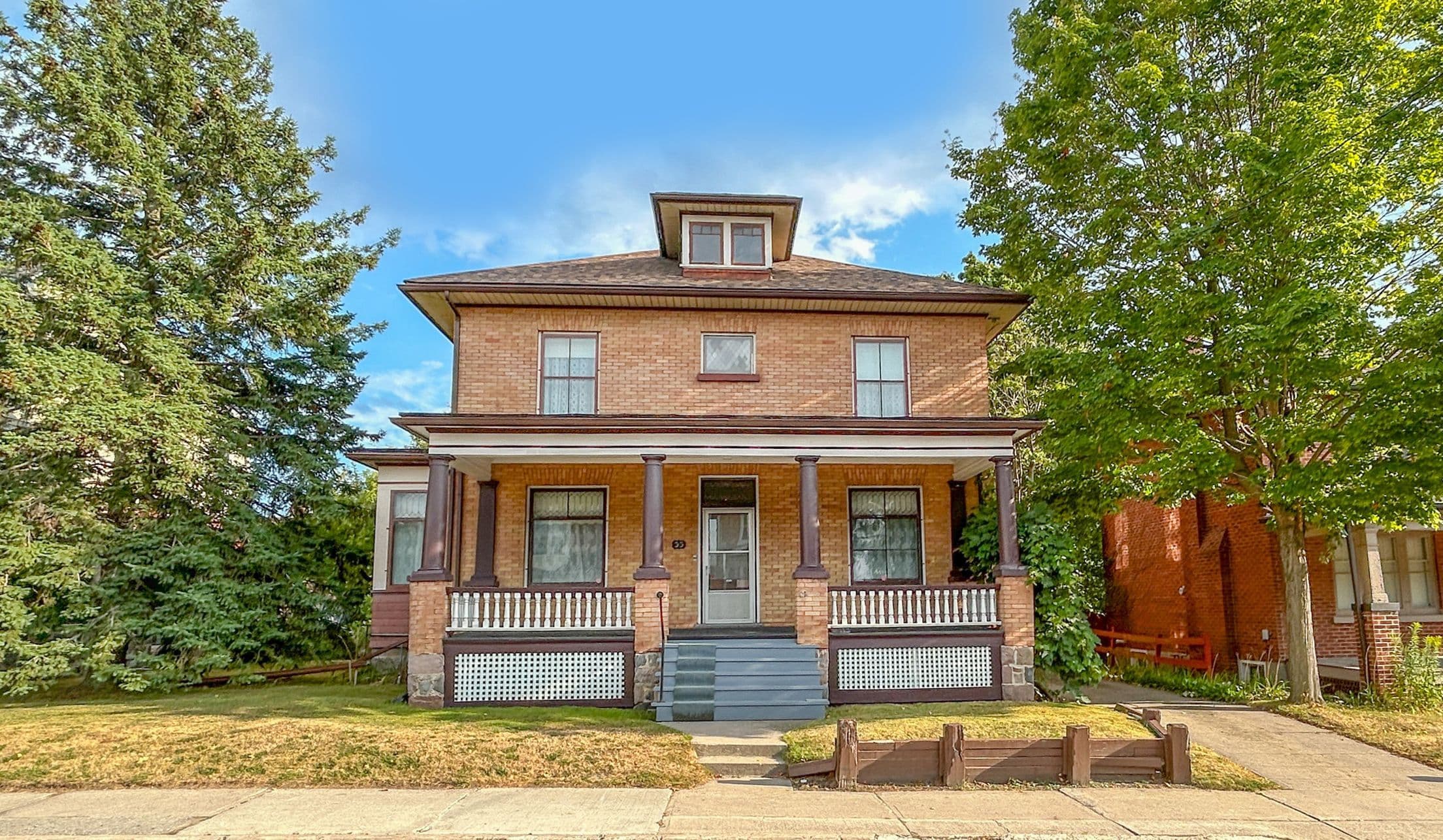 33 Fairbanks Street, Oshawa, ON L1H 2L7