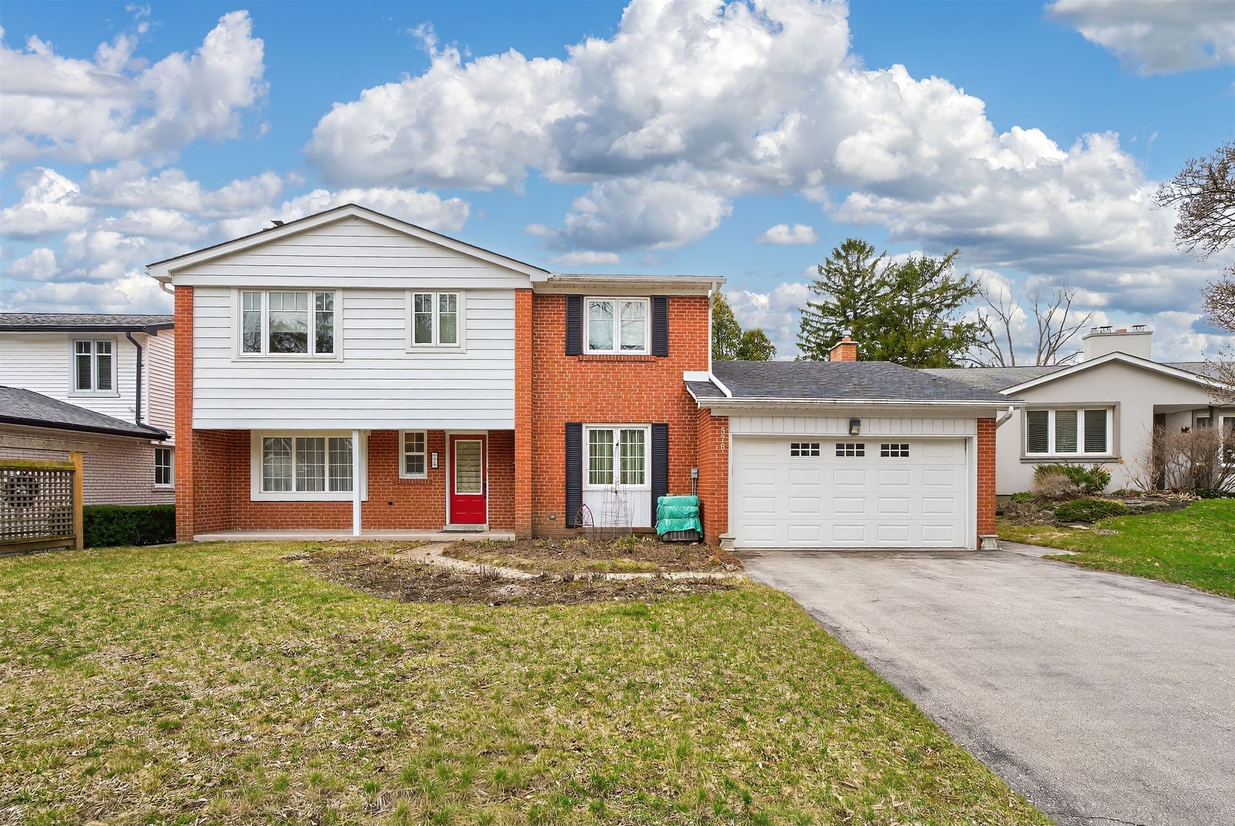 575 Patricia Drive, Oakville, ON L6K 1M4