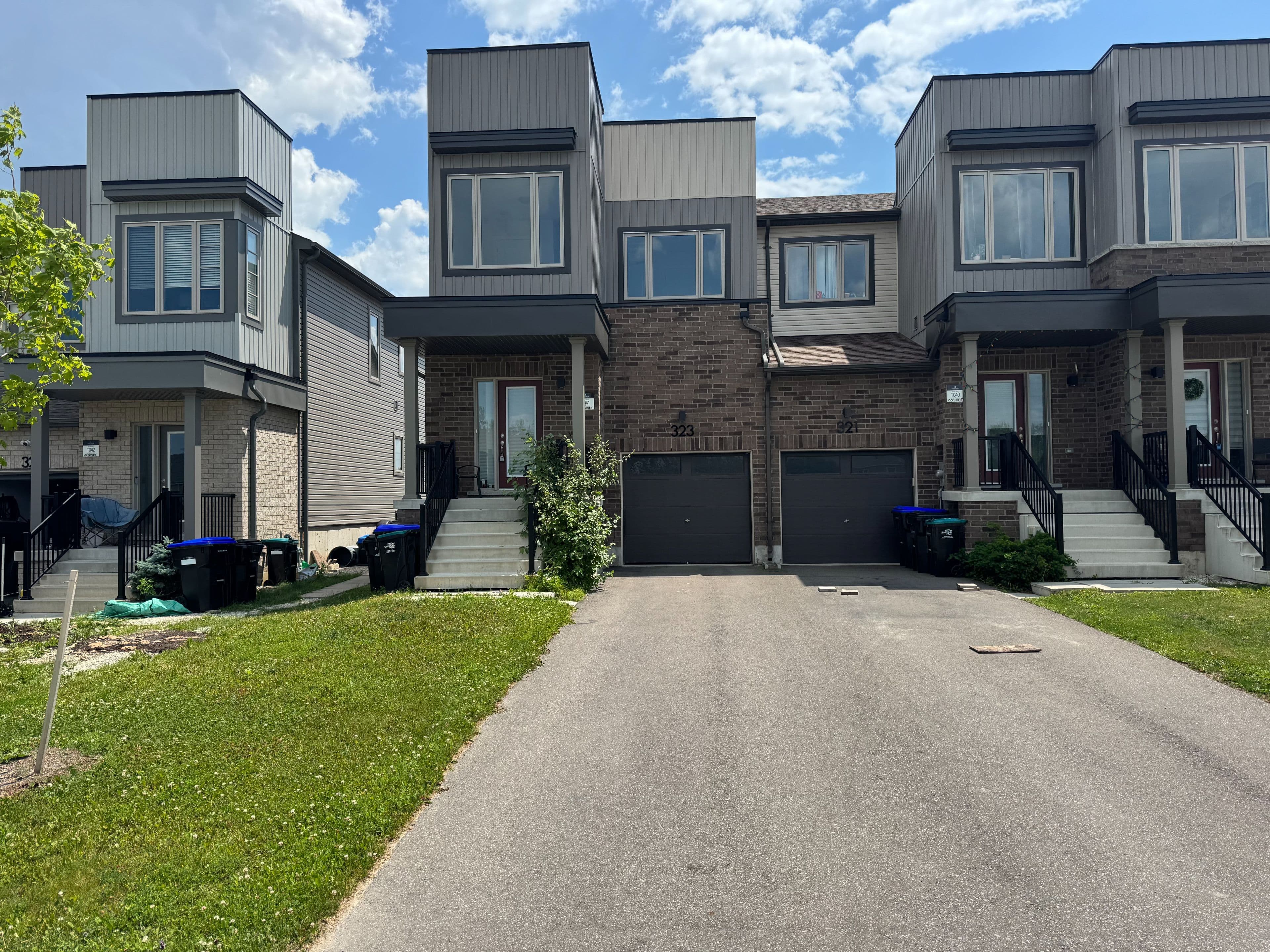 323 Atkinson Street, Clearview, ON L0M 1S0