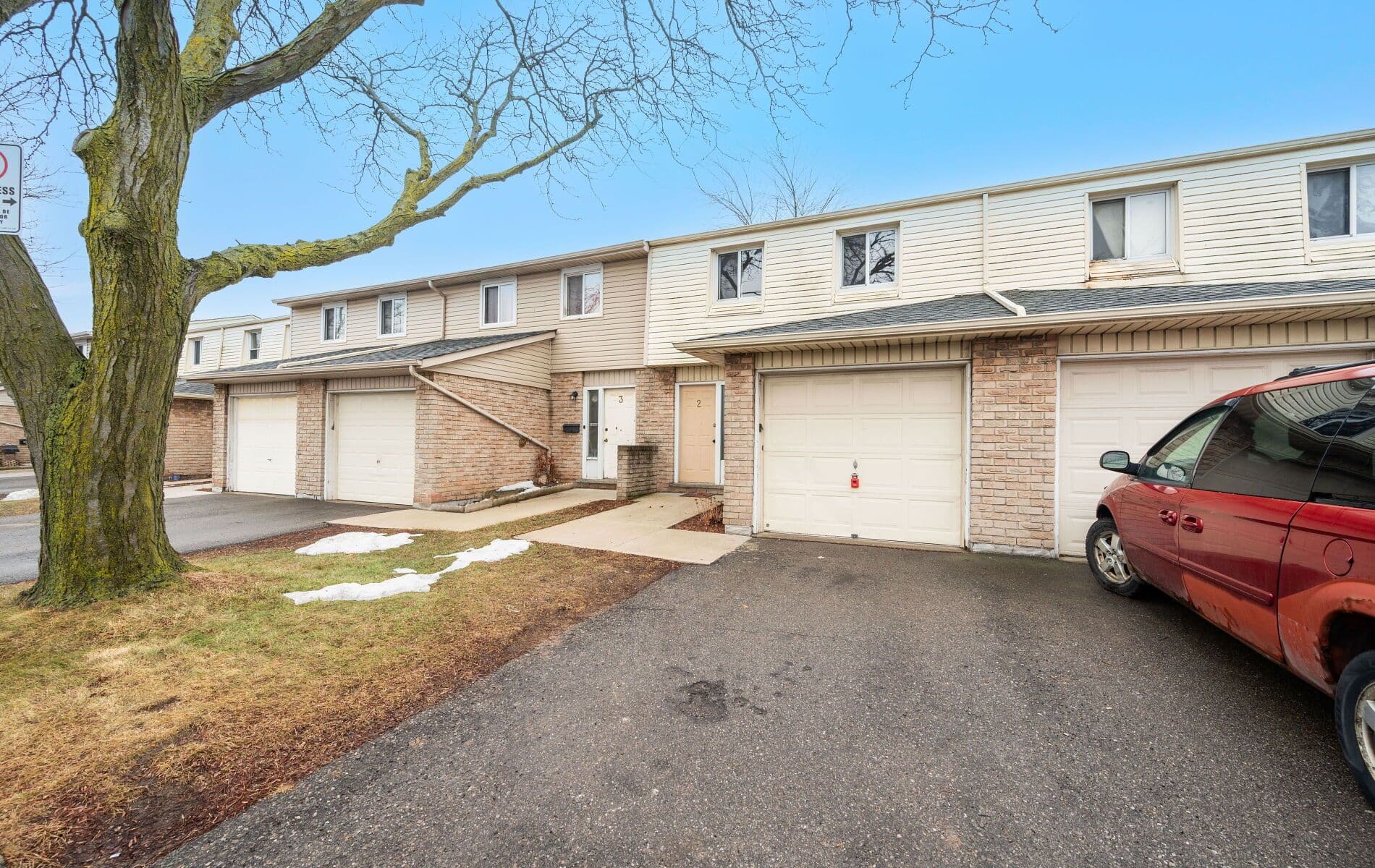 262 KENORA Avenue 2, Hamilton, ON L8E 3Y3