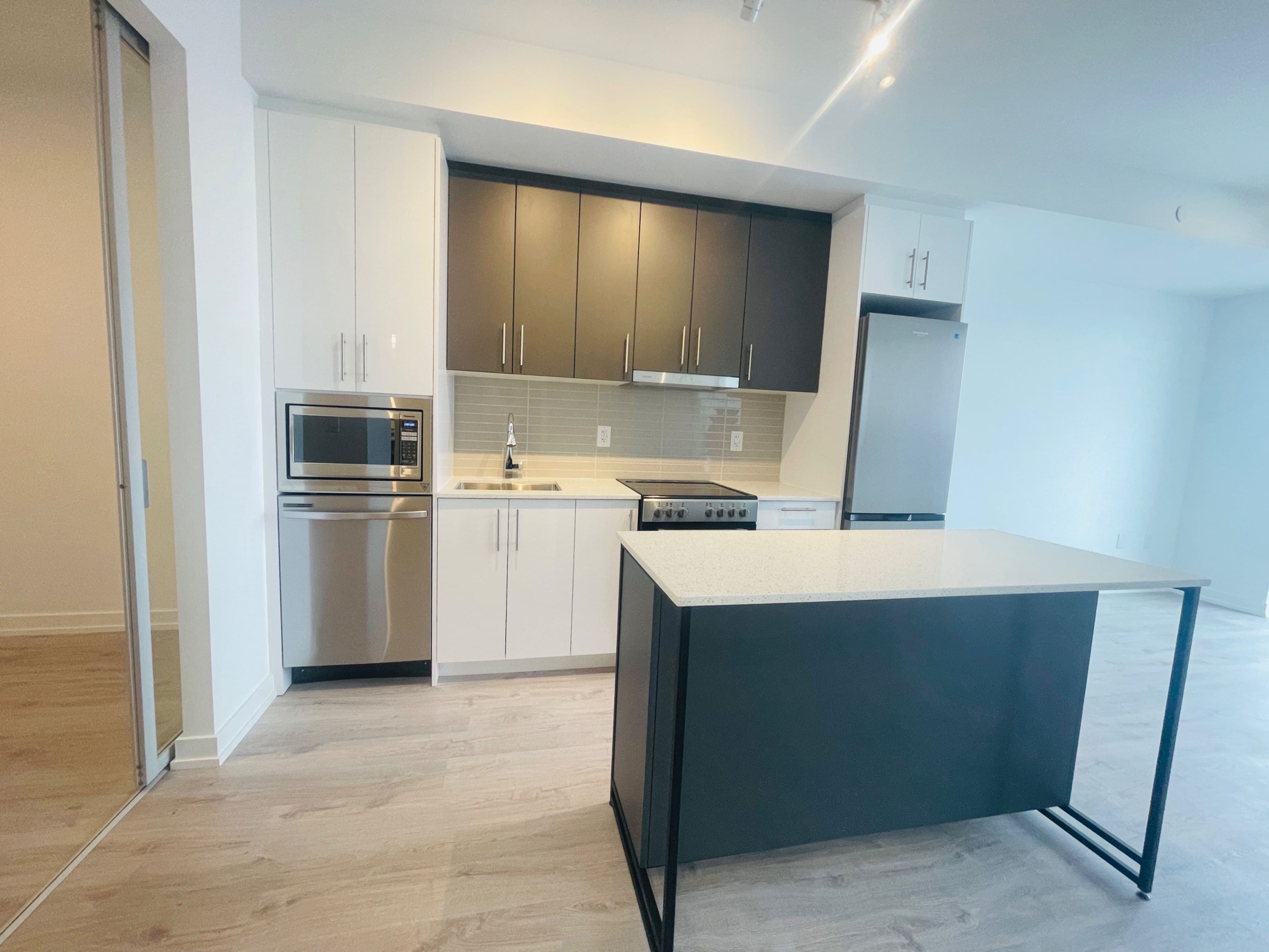 9763 MARKHAM Road 908, Markham, ON L6E 0W4