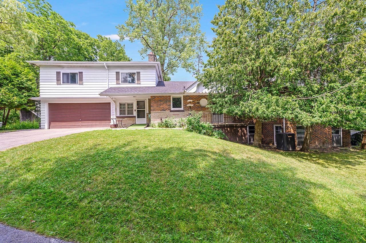 18 Sullivan's Lane, Hamilton, ON L9H 5N7