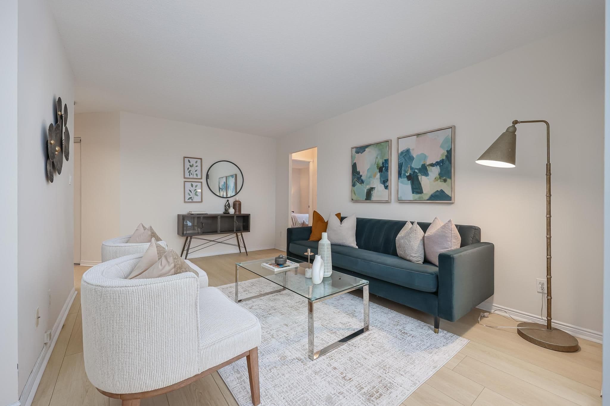 135 Hillcrest Avenue 812, Mississauga, ON L5B 4B1