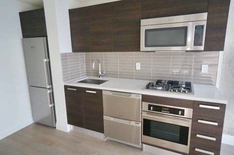 224 King Street W 2305, Toronto C01, ON M5V 1H8