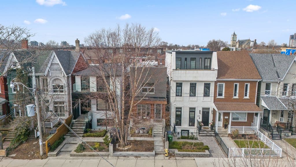 270 Euclid Avenue, Toronto C01, ON M6J 2K2