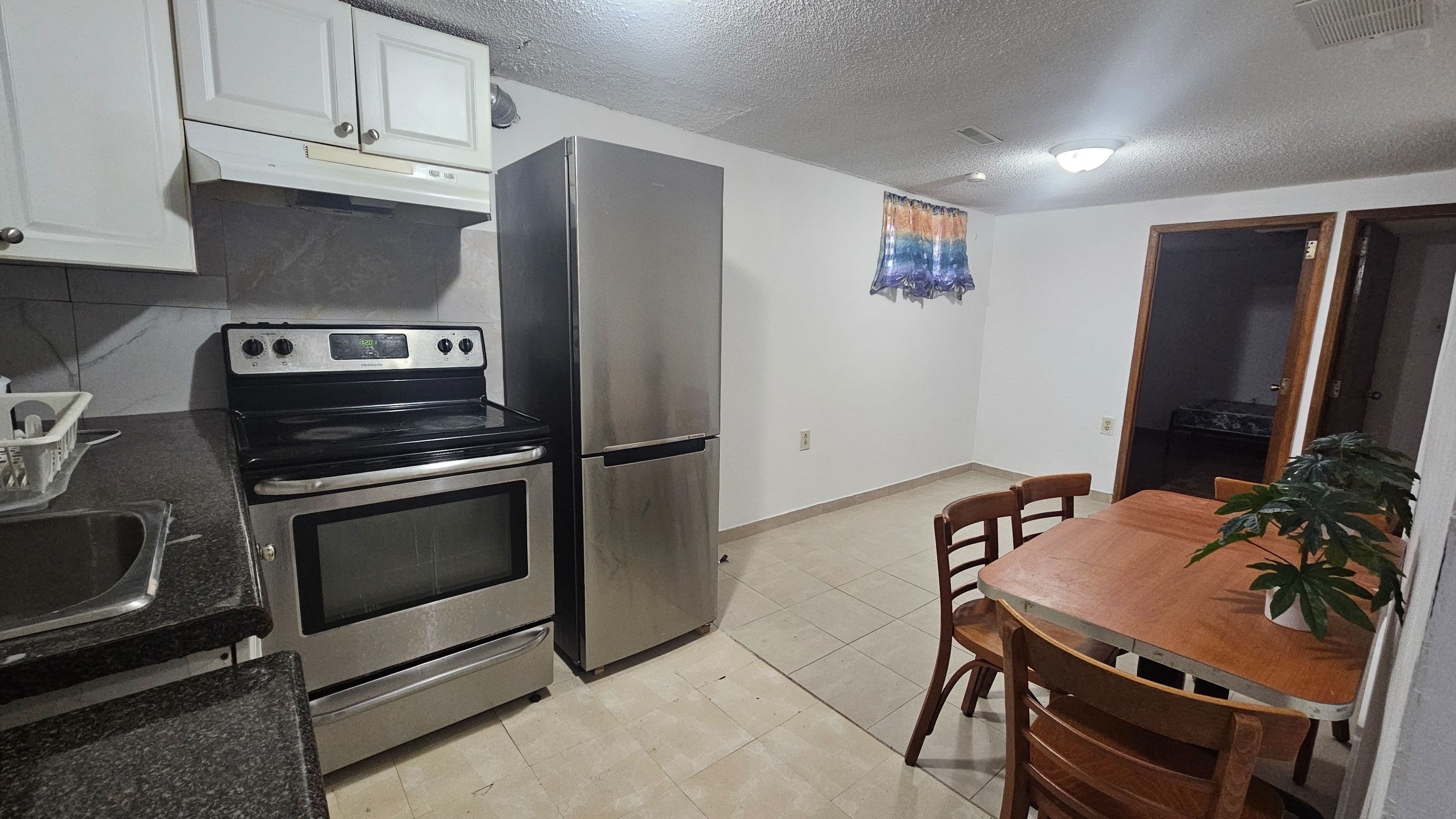 39 Frey Crescent BSMNT, Toronto E04, ON M1R 2C5