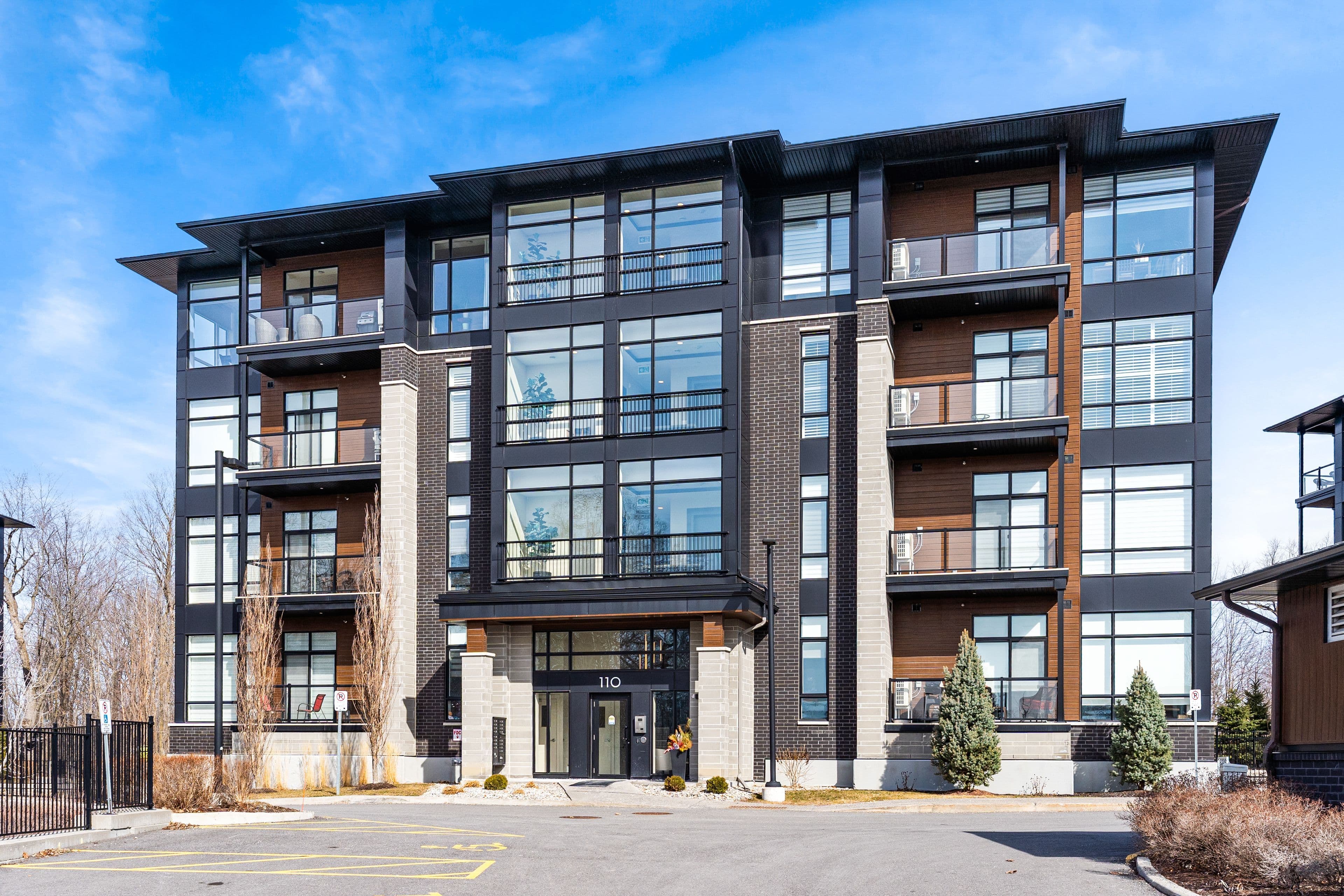 110 Cortile Private 402, Blossom Park - Airport and Area, ON K1V 2S8