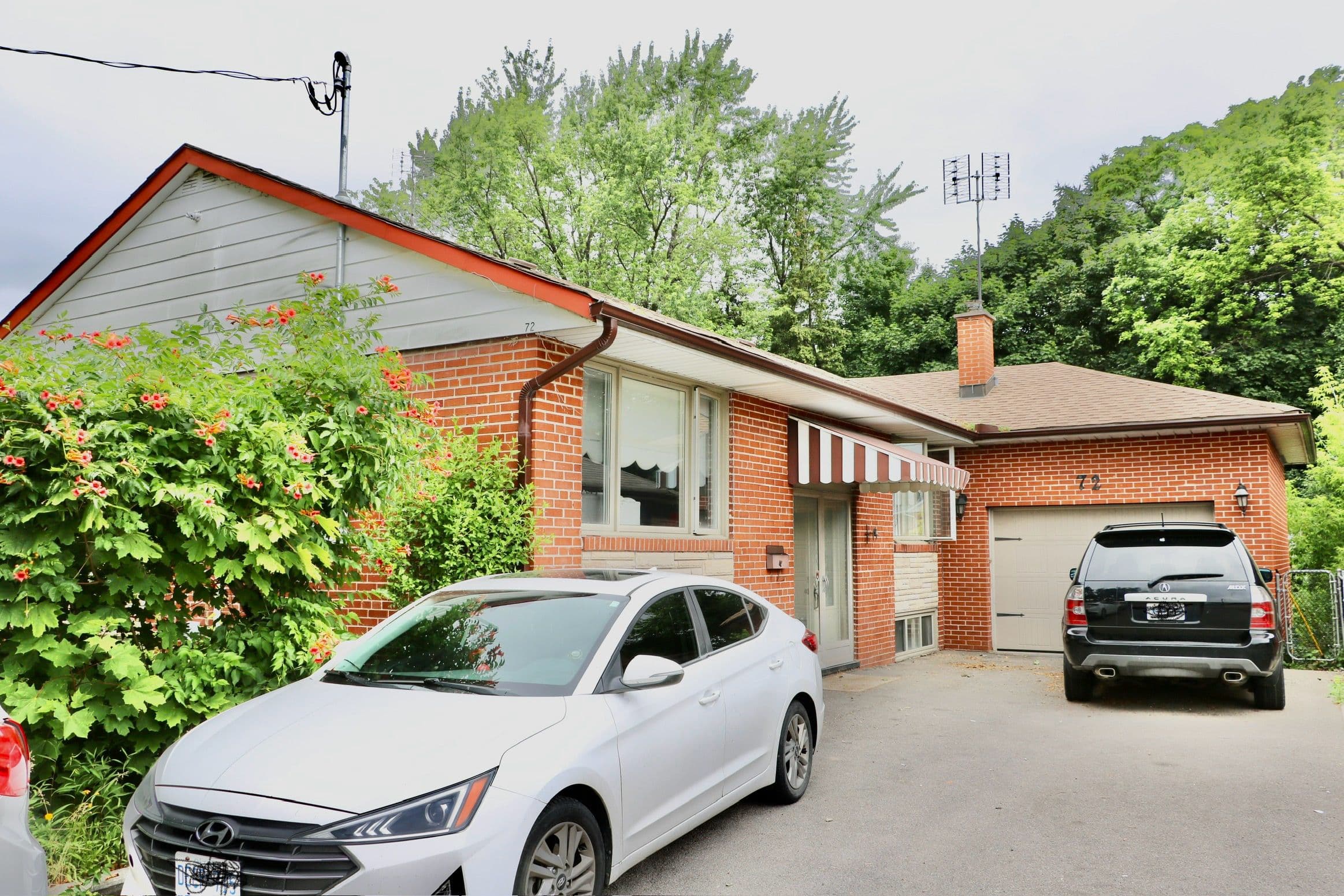 72 Langholm Drive Lower, Toronto W05, ON M3M 2R8