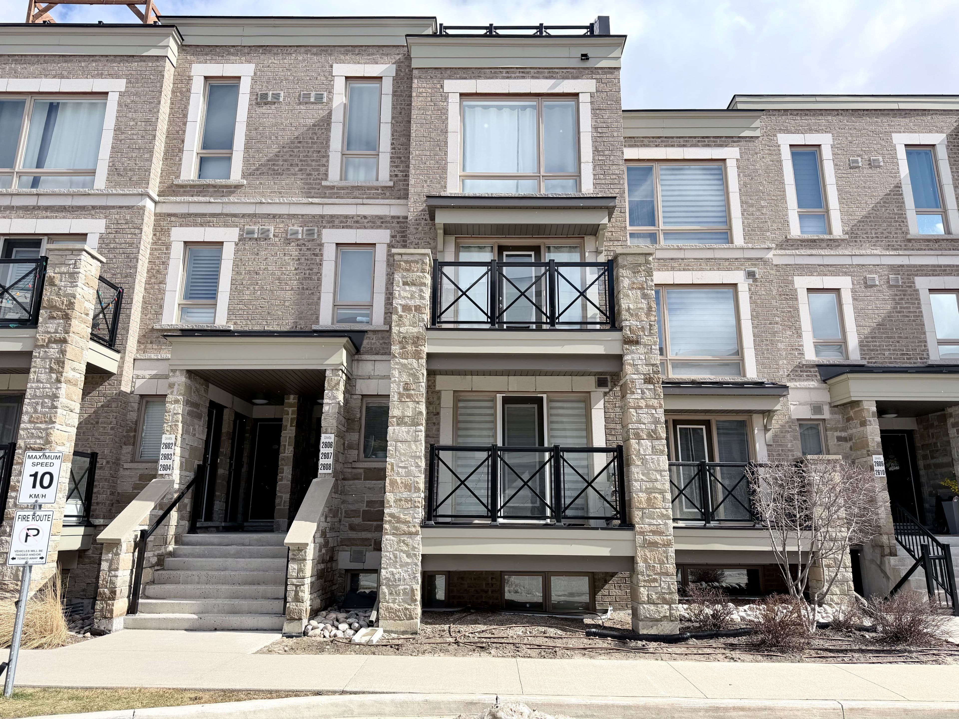 1 Gable Hurst Way 2606, Markham, ON L6B 1N5